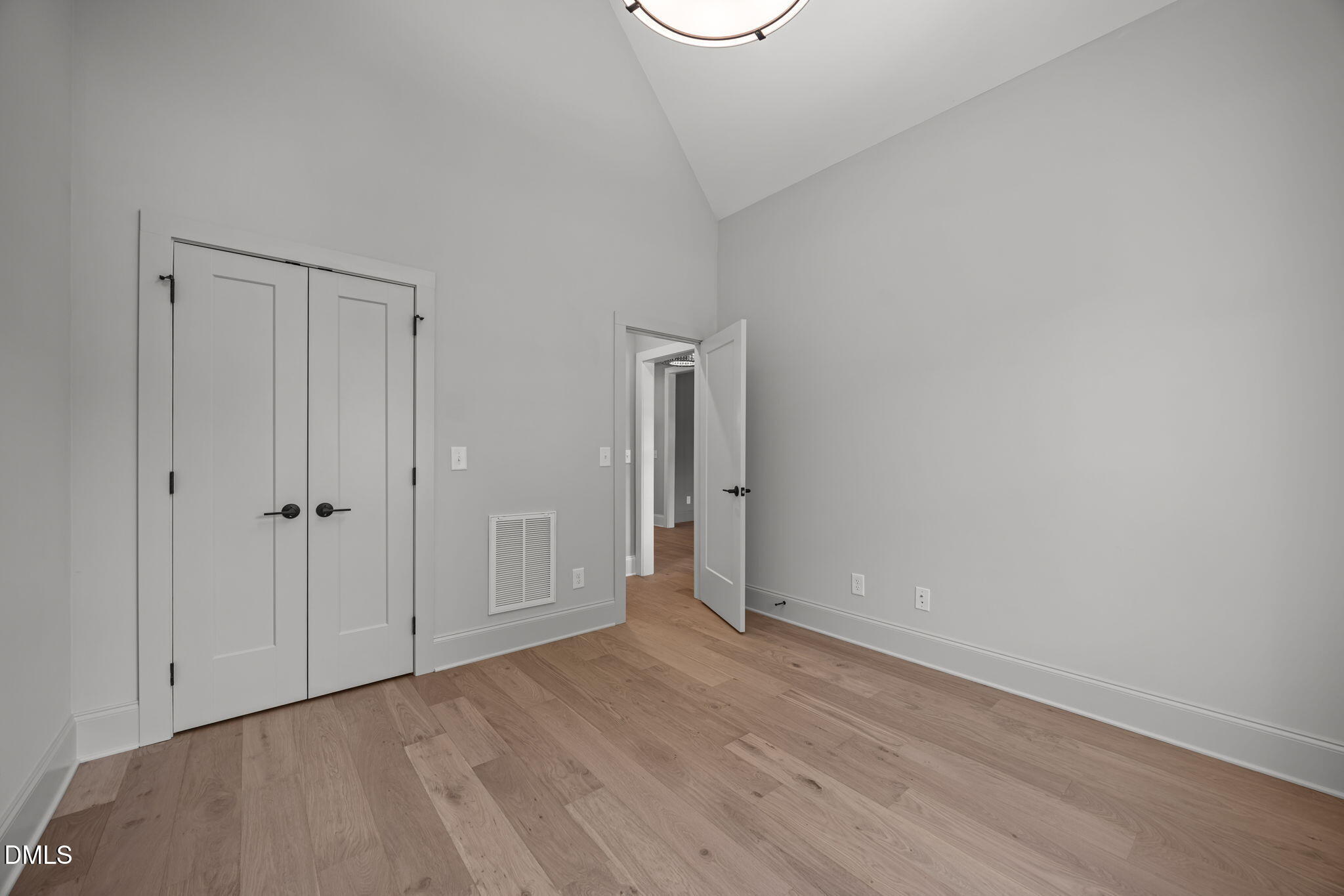 93 Bur Oak Court Property Photo 6