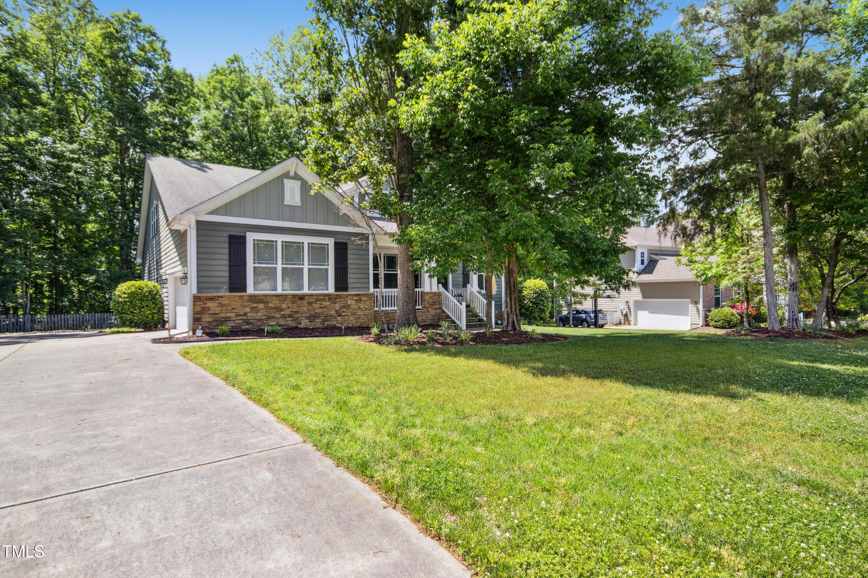 619 E Hatterleigh Avenue Property Photo 3
