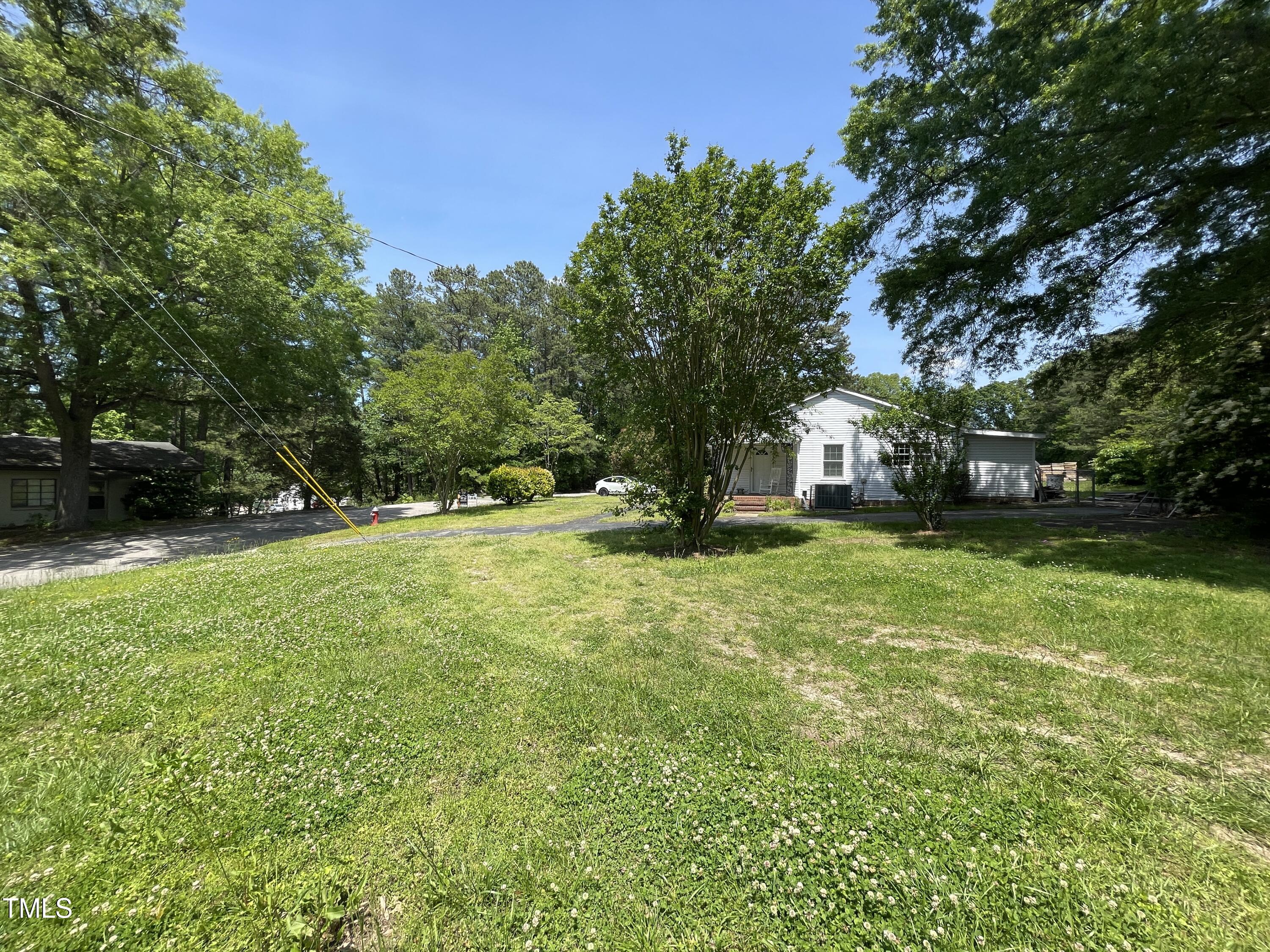 400 Field Street Property Photo 2