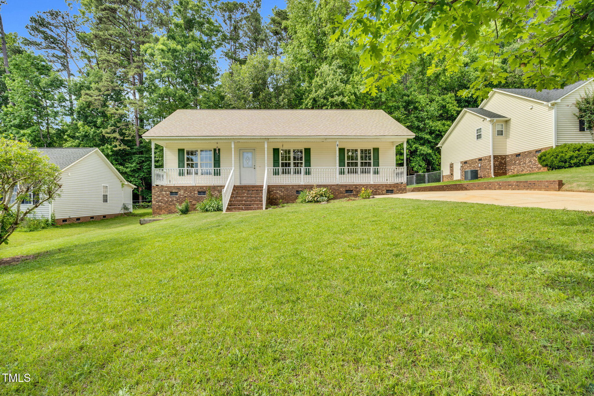 404 Southerby Drive Property Photo 1