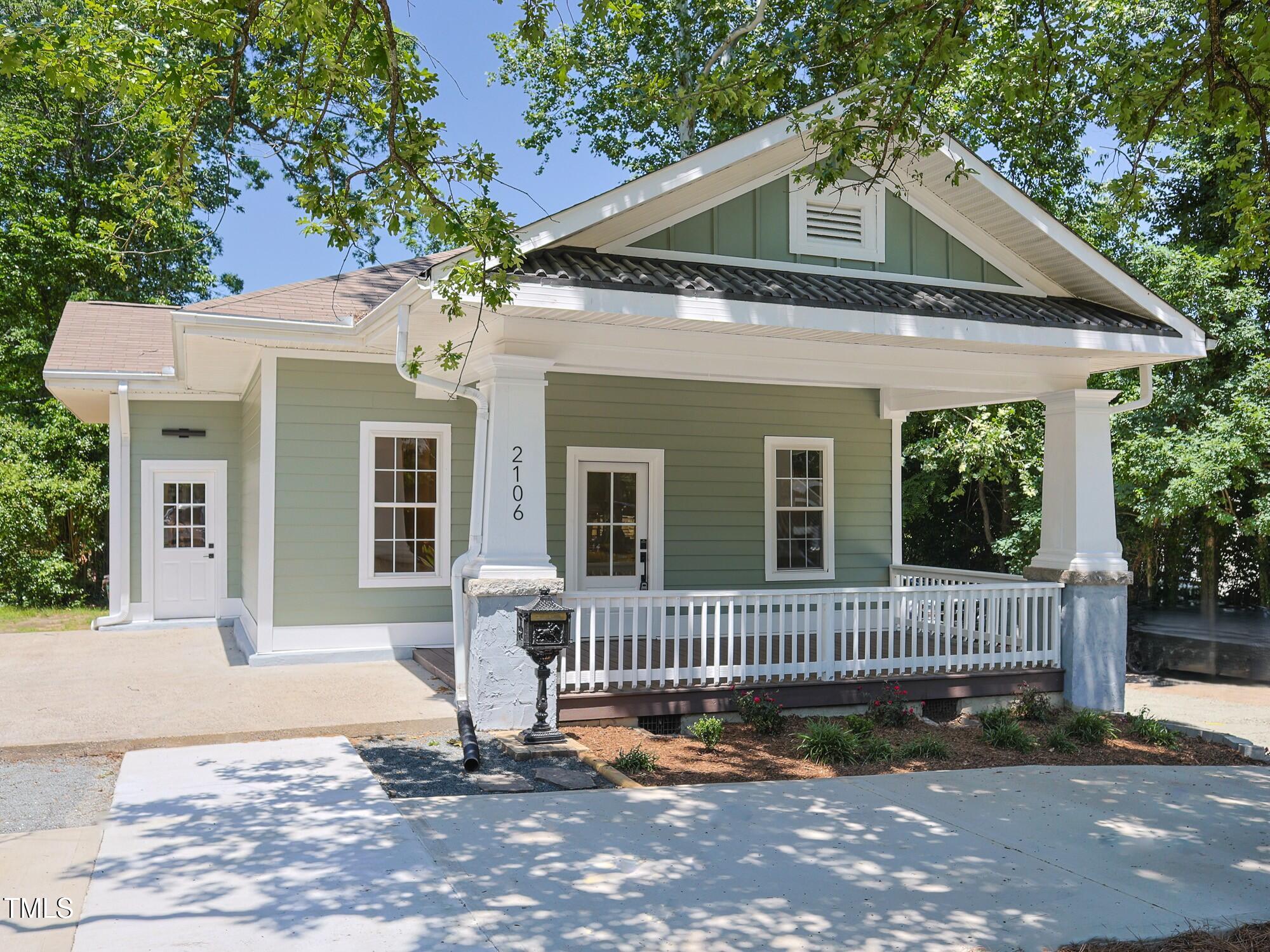 2106 University Drive Property Photo 1