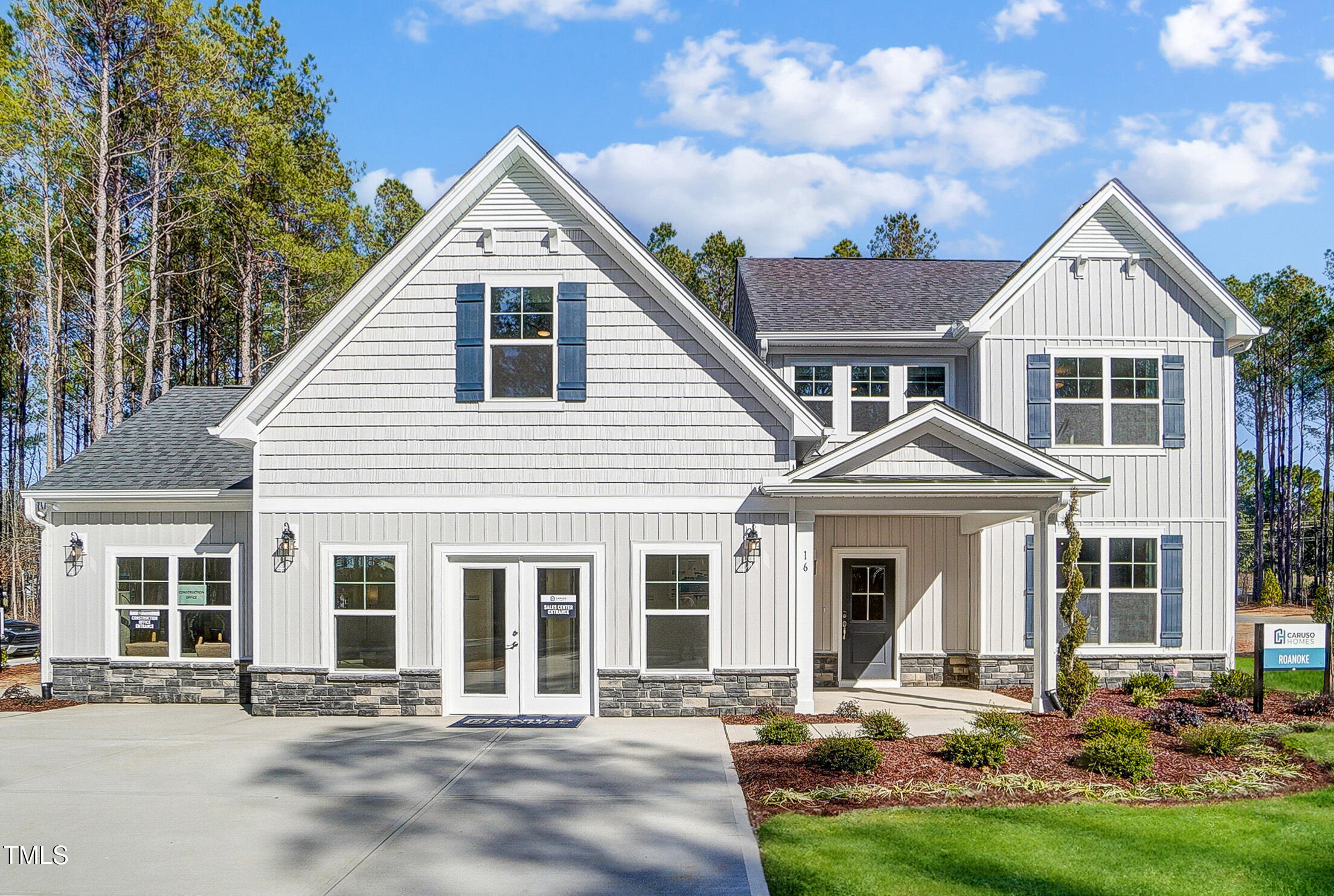 16 W Currituck Circle Property Photo 1