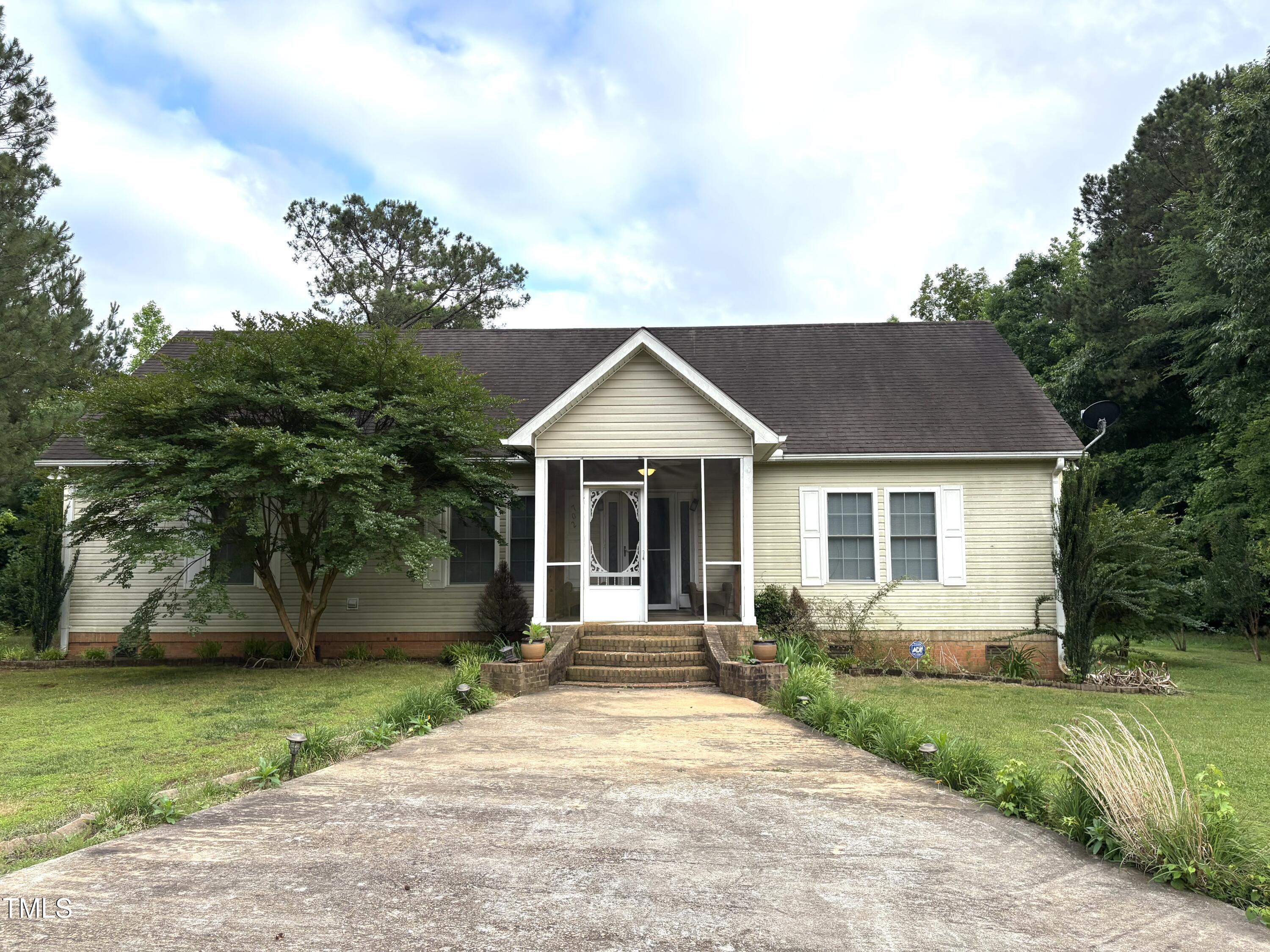 702 Ernest Turner Road Property Photo 1