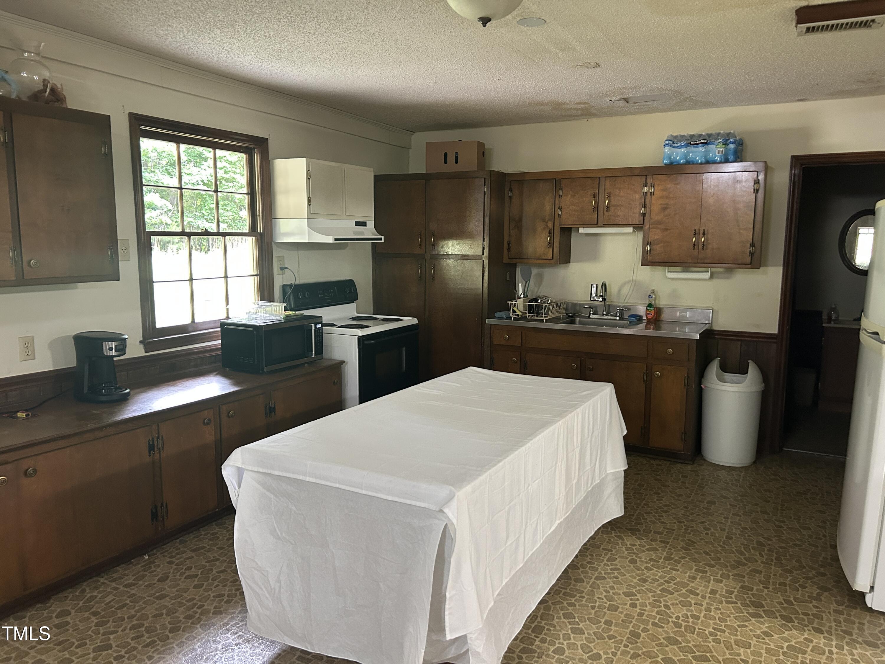870 Weaver Dairy Road Property Photo 12