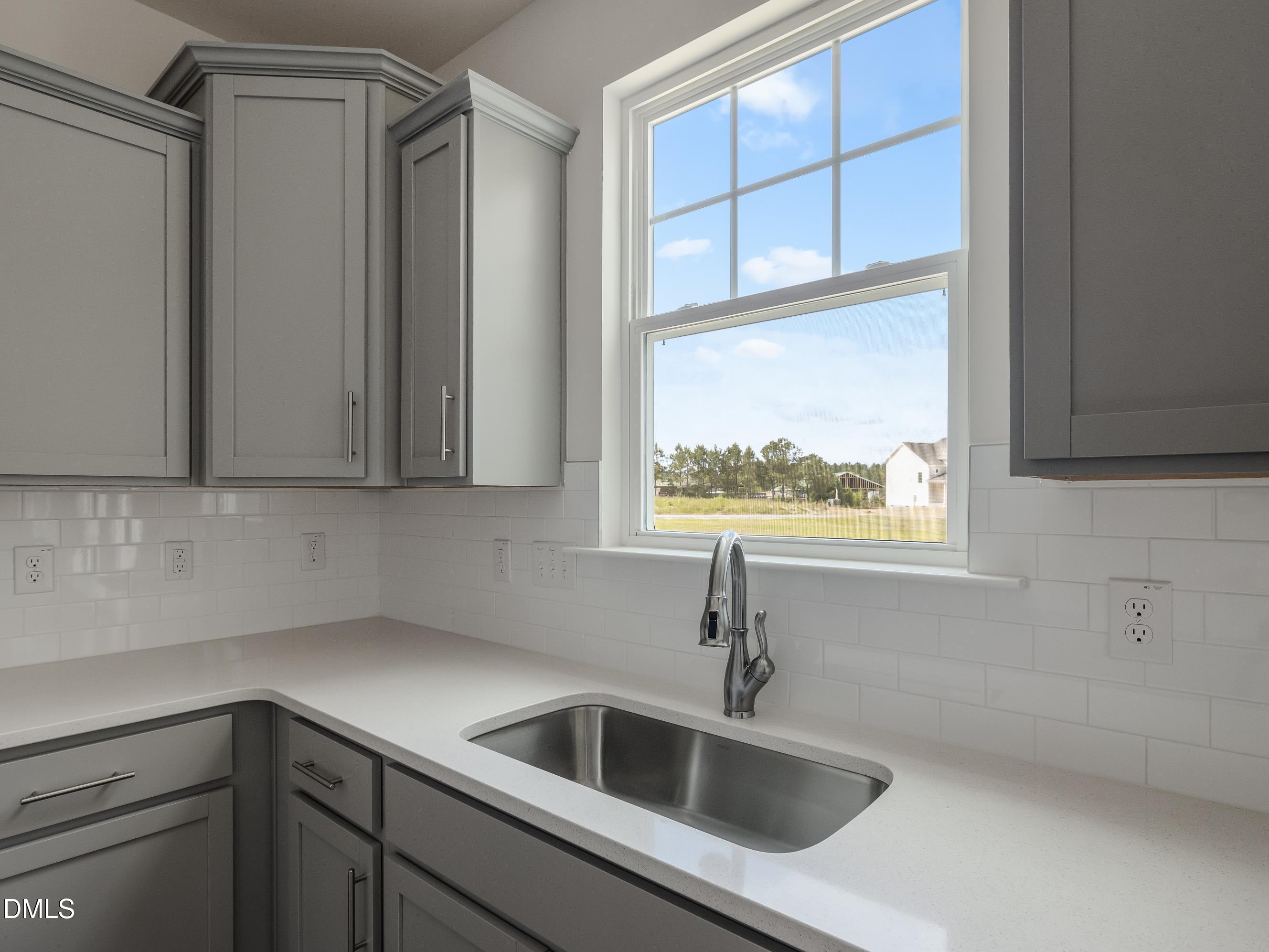 516 Winding Creek Drive Property Photo 6