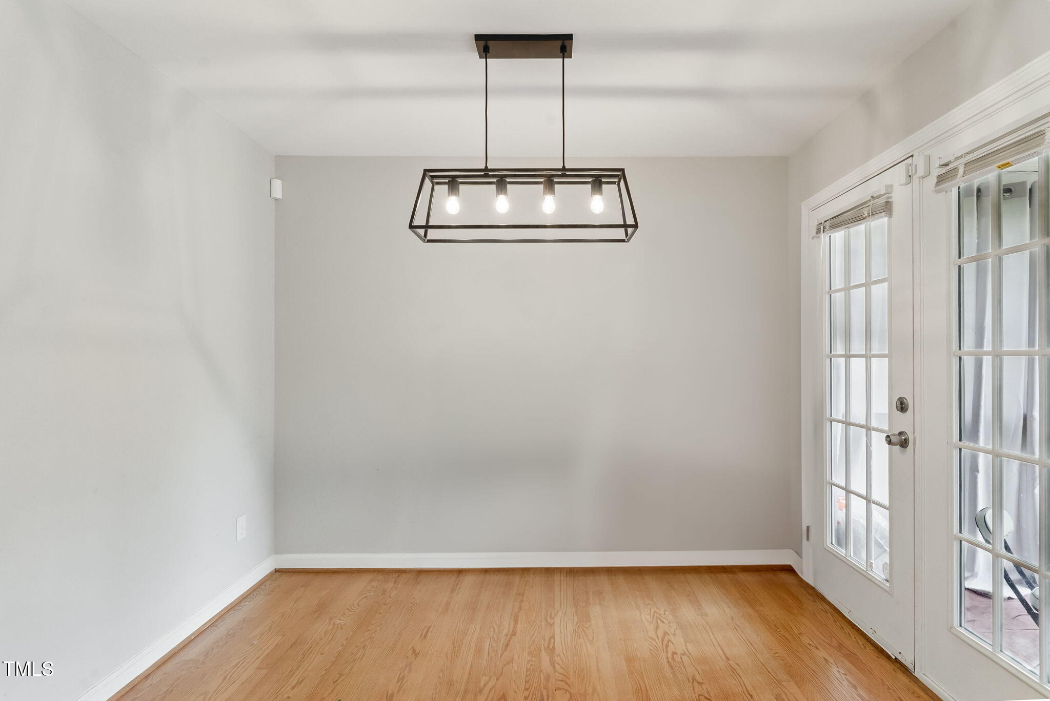 4905 Knightsbridge Way Property Photo 17