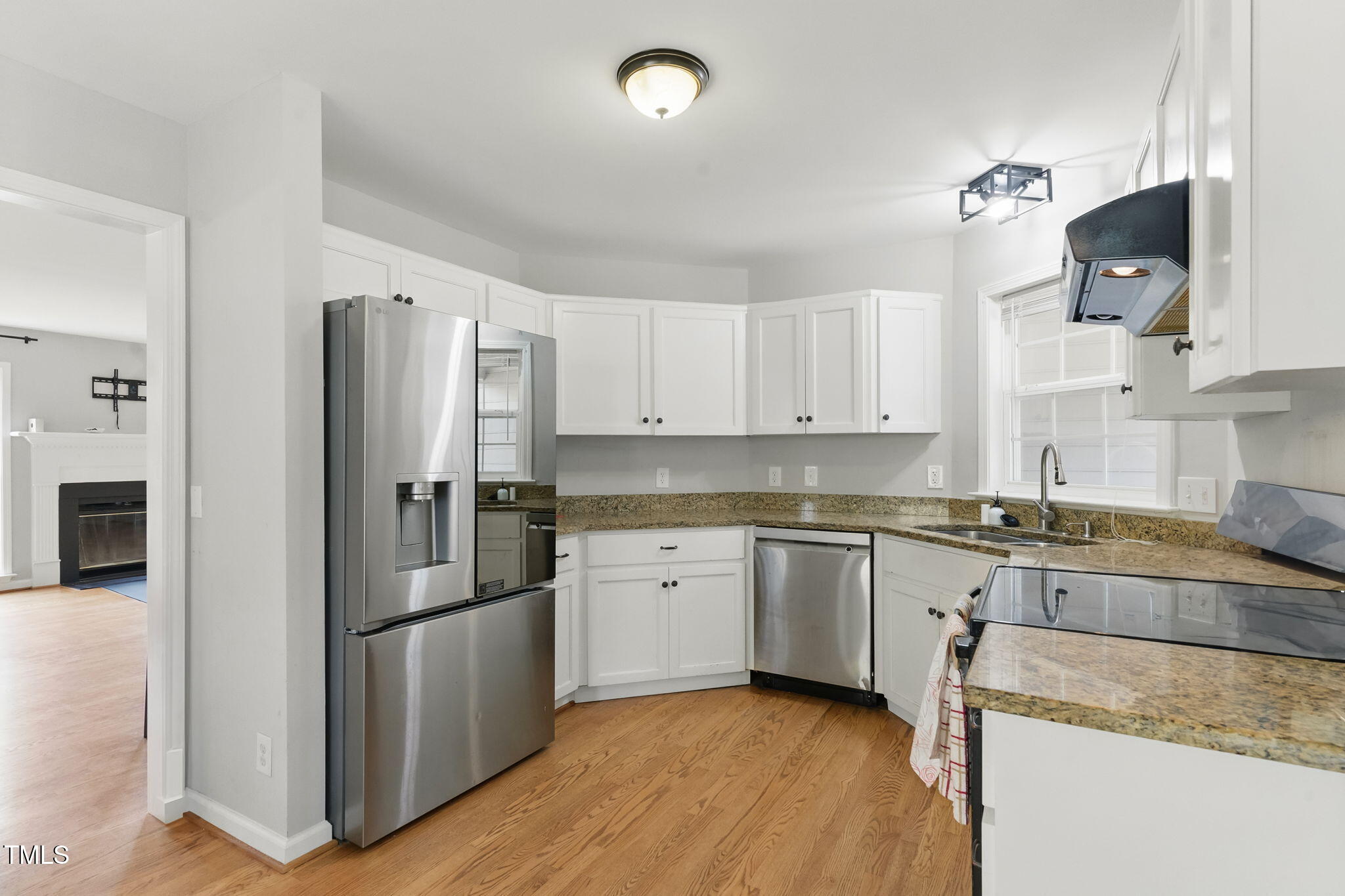 4905 Knightsbridge Way Property Photo 18