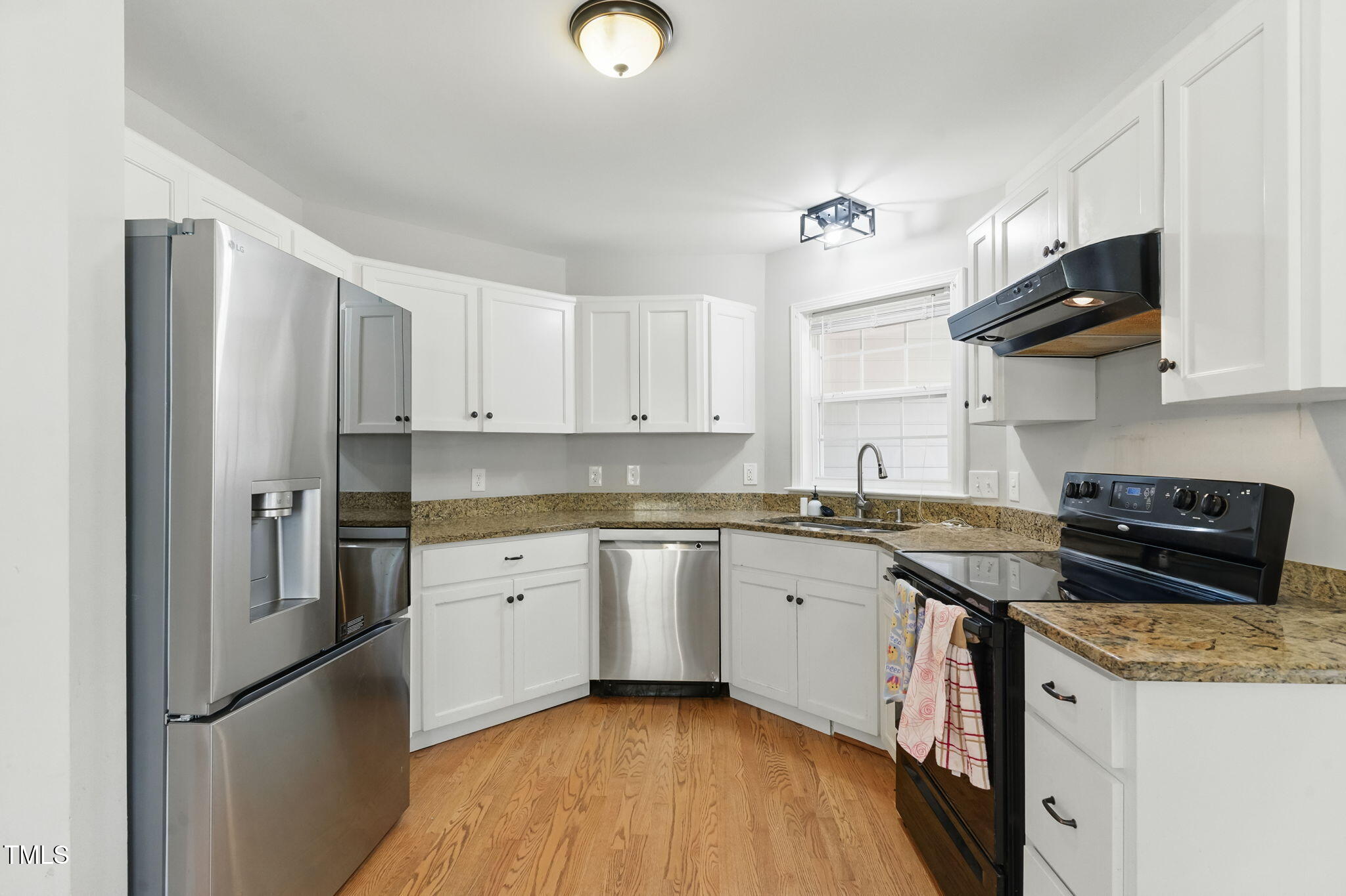 4905 Knightsbridge Way Property Photo 19