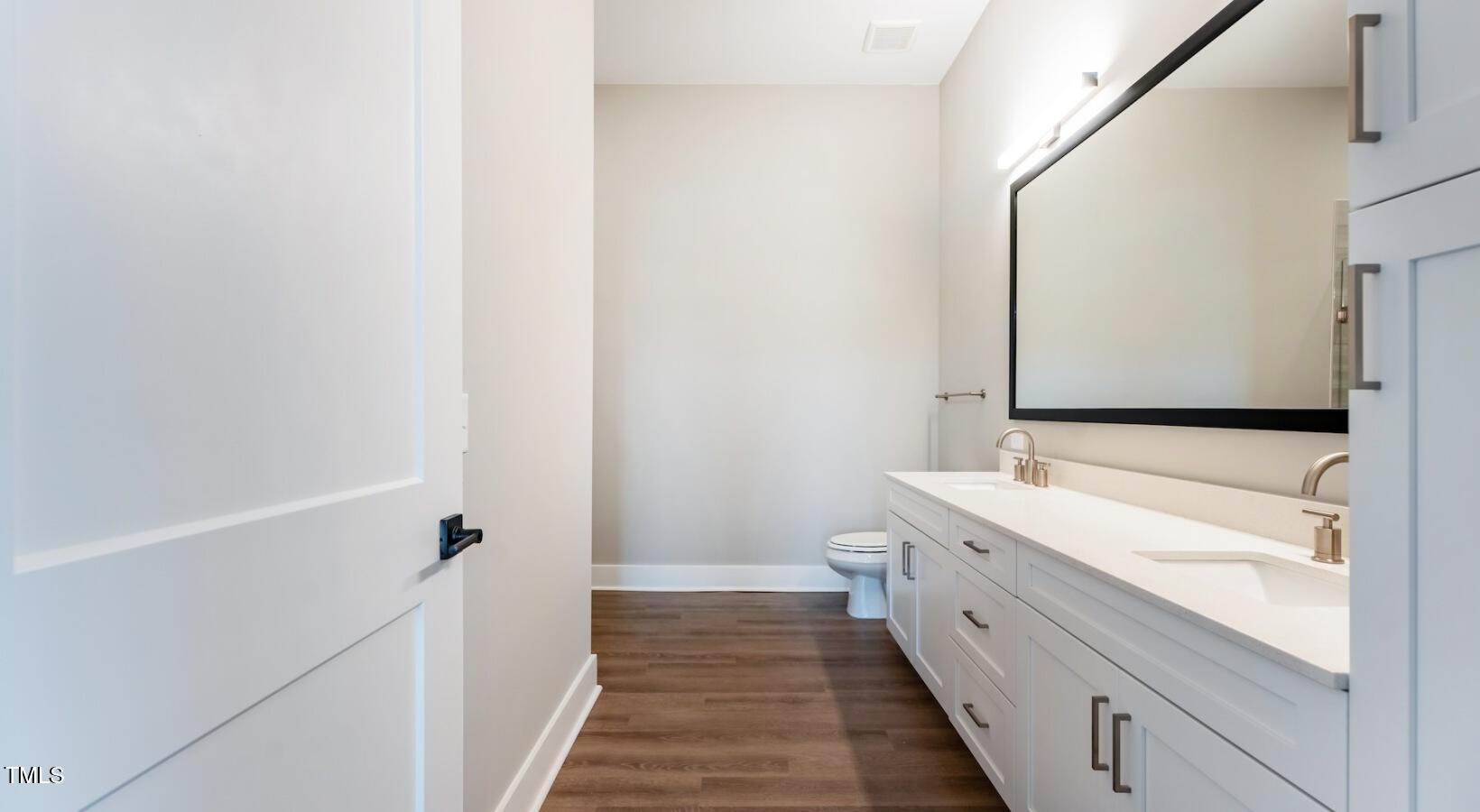 255 E Chatham Street # C1 Property Photo 27