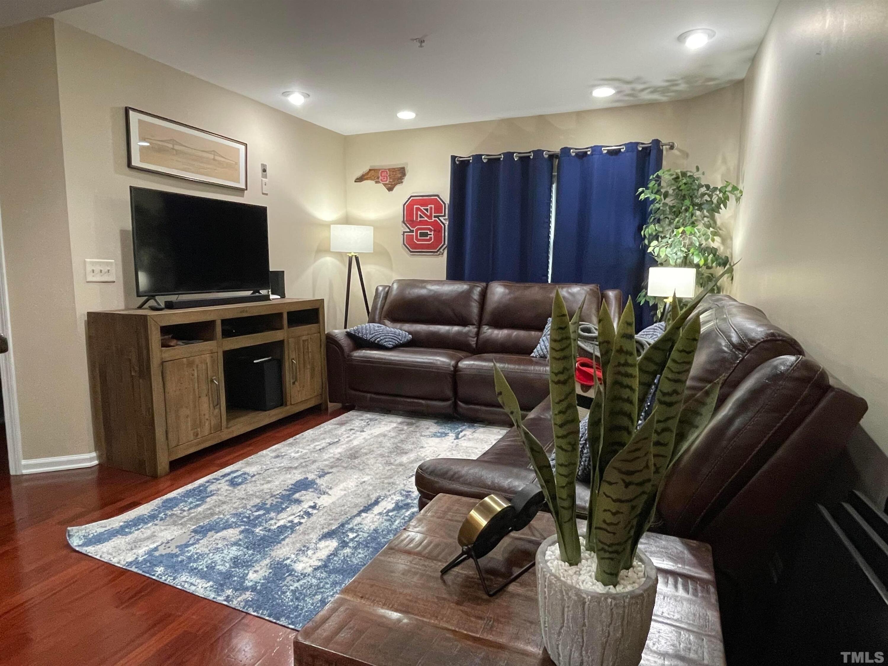 720 Bilyeu Street 103 Property Photo 9