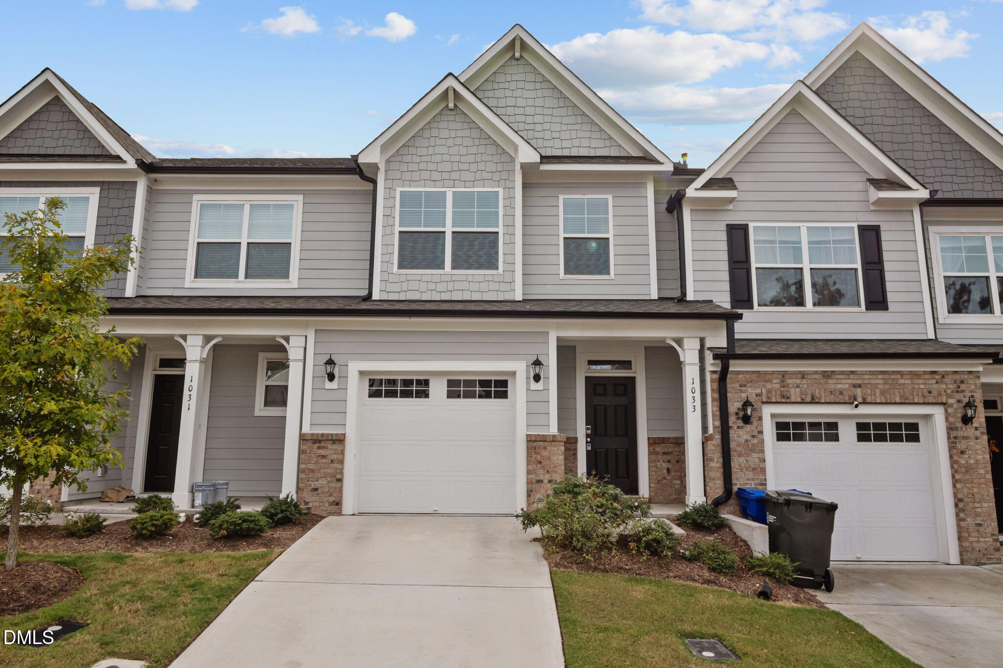 1033 Hearstone Way Property Photo 1