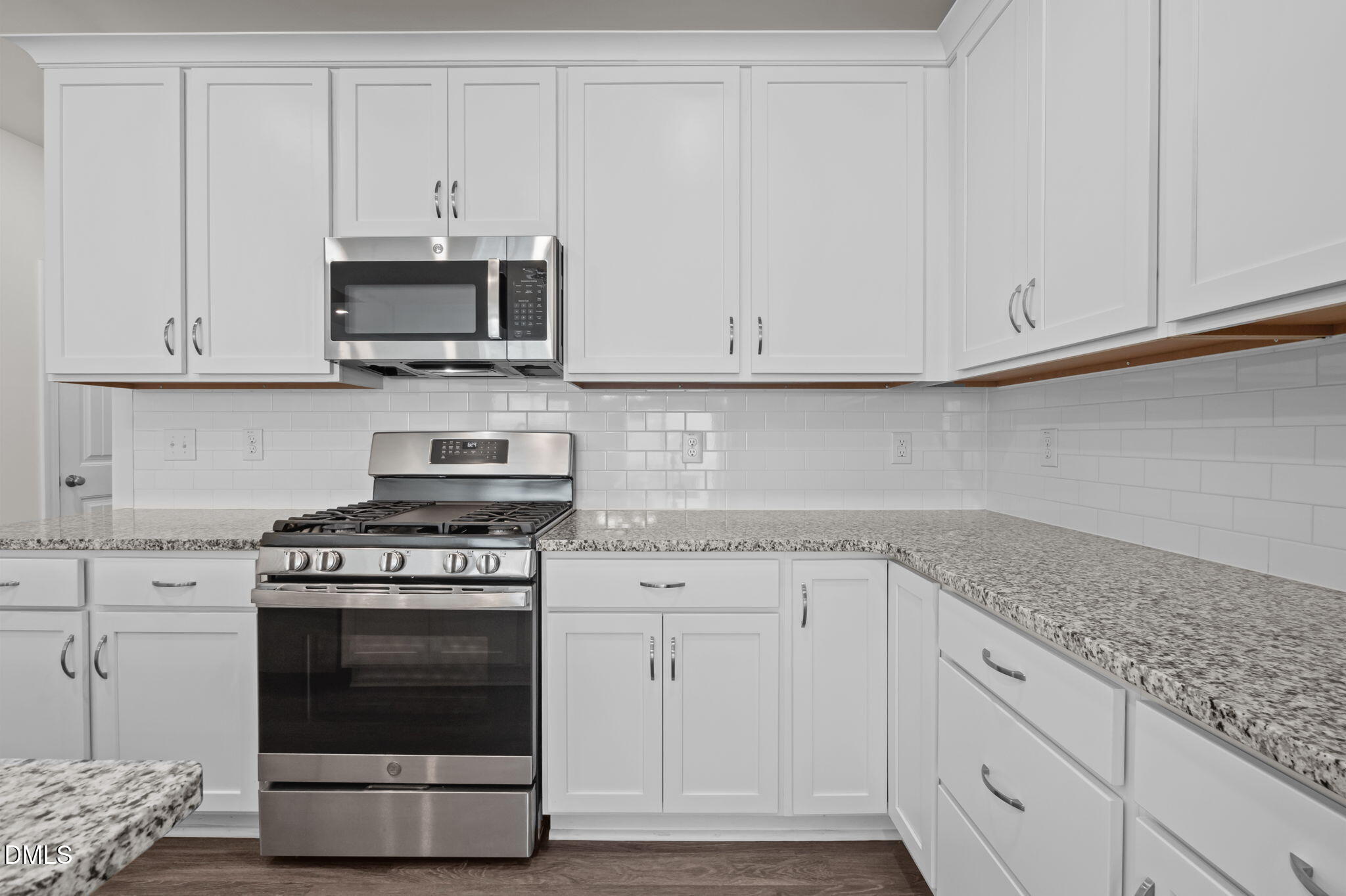 1033 Hearstone Way Property Photo 11