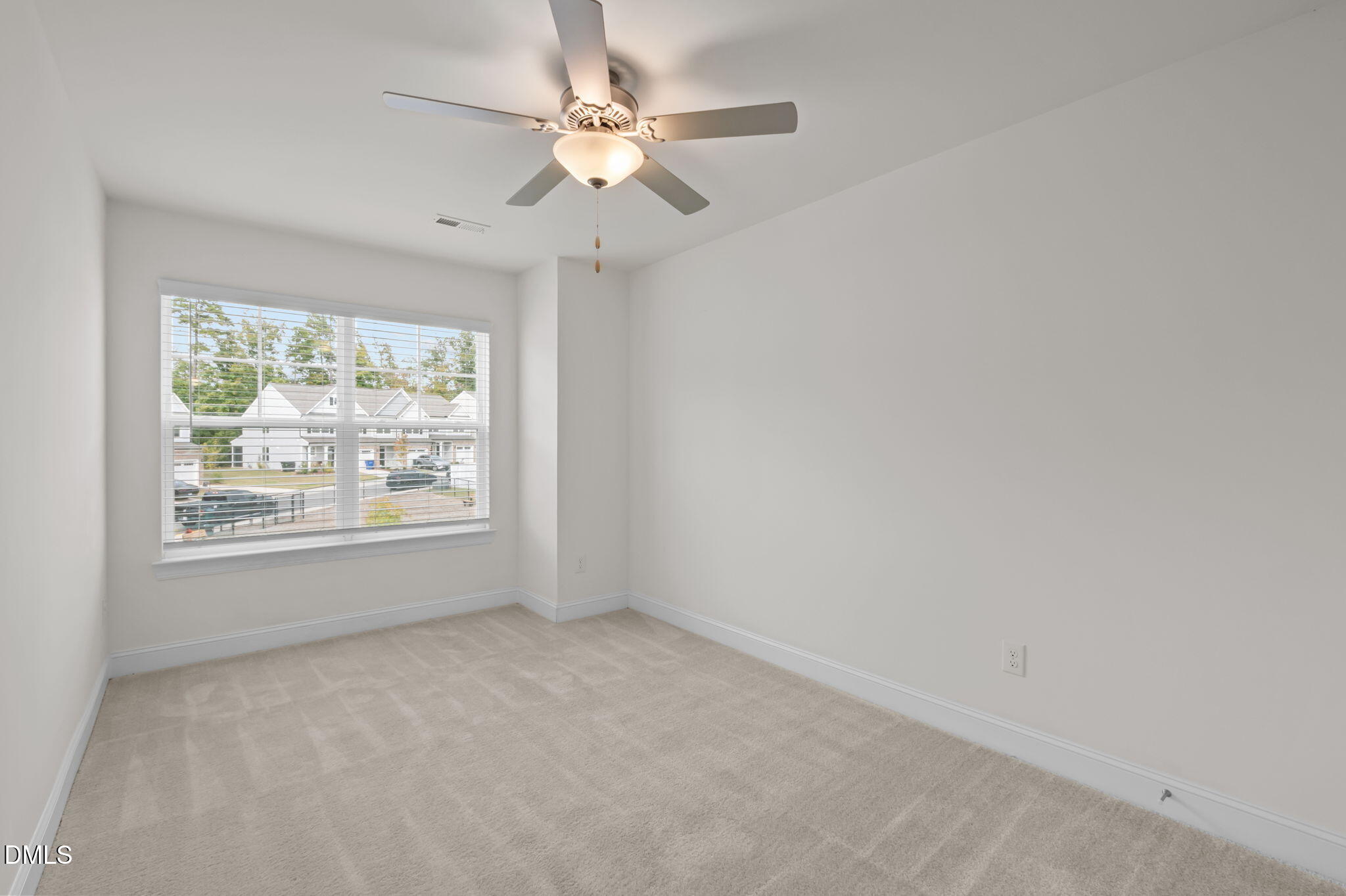 1033 Hearstone Way Property Photo 16