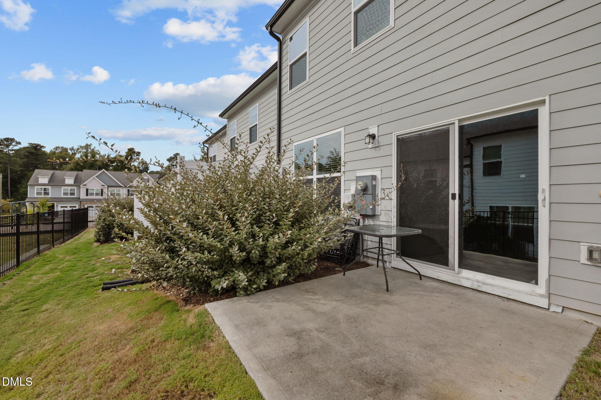 1033 Hearstone Way Property Photo 25