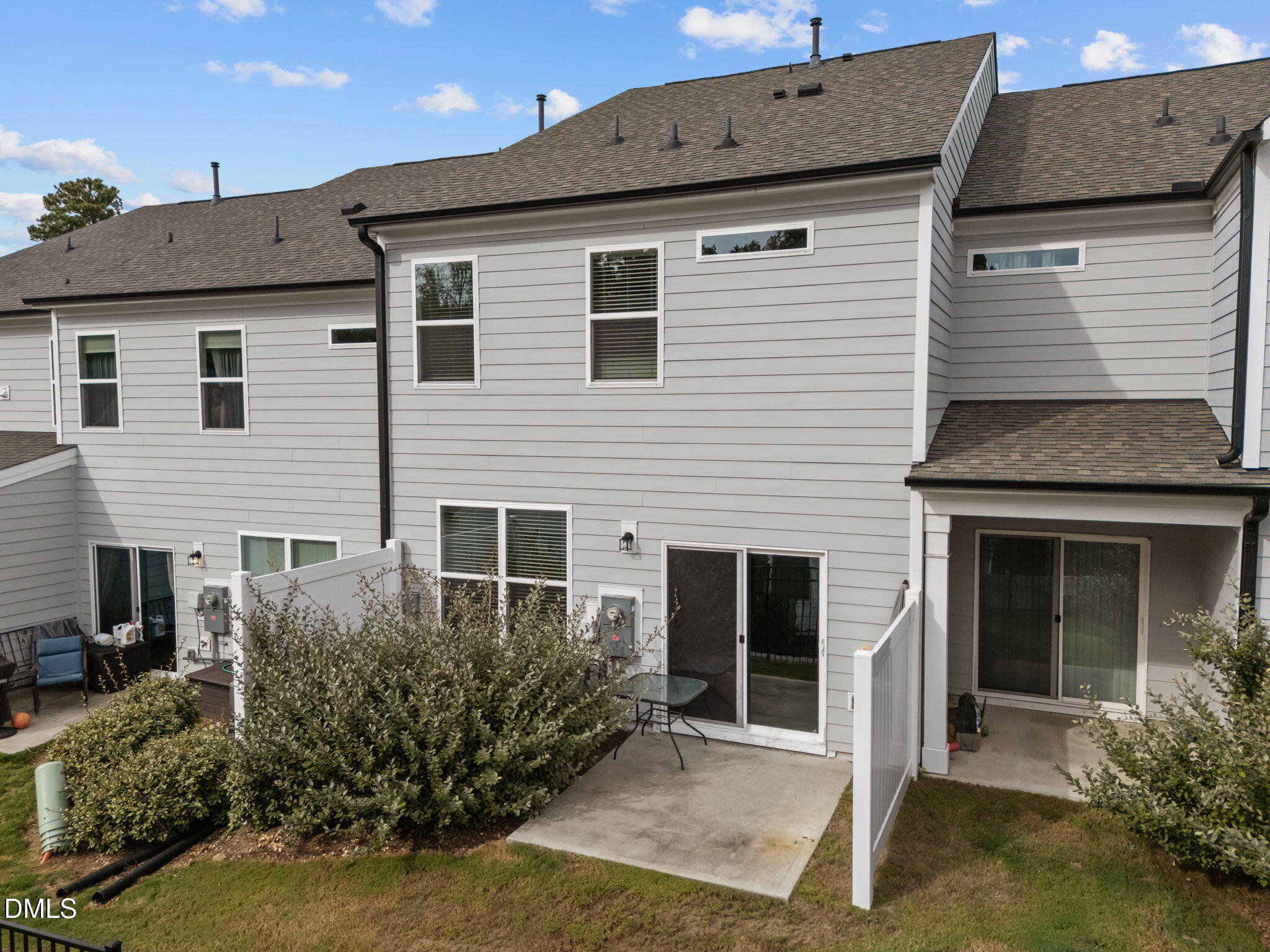 1033 Hearstone Way Property Photo 28