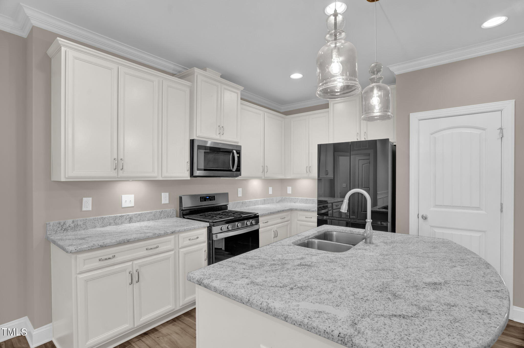 1085 Lobdale Court Property Photo 8