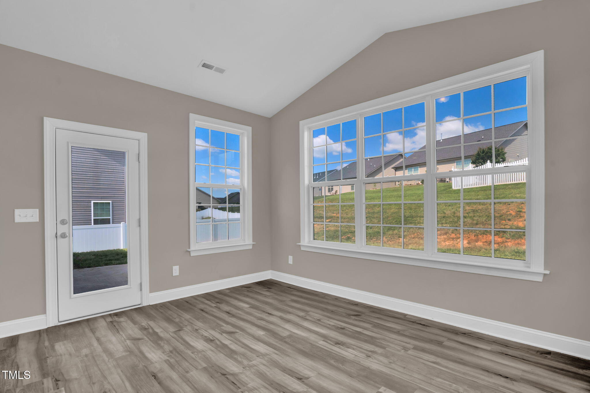 1085 Lobdale Court Property Photo 15