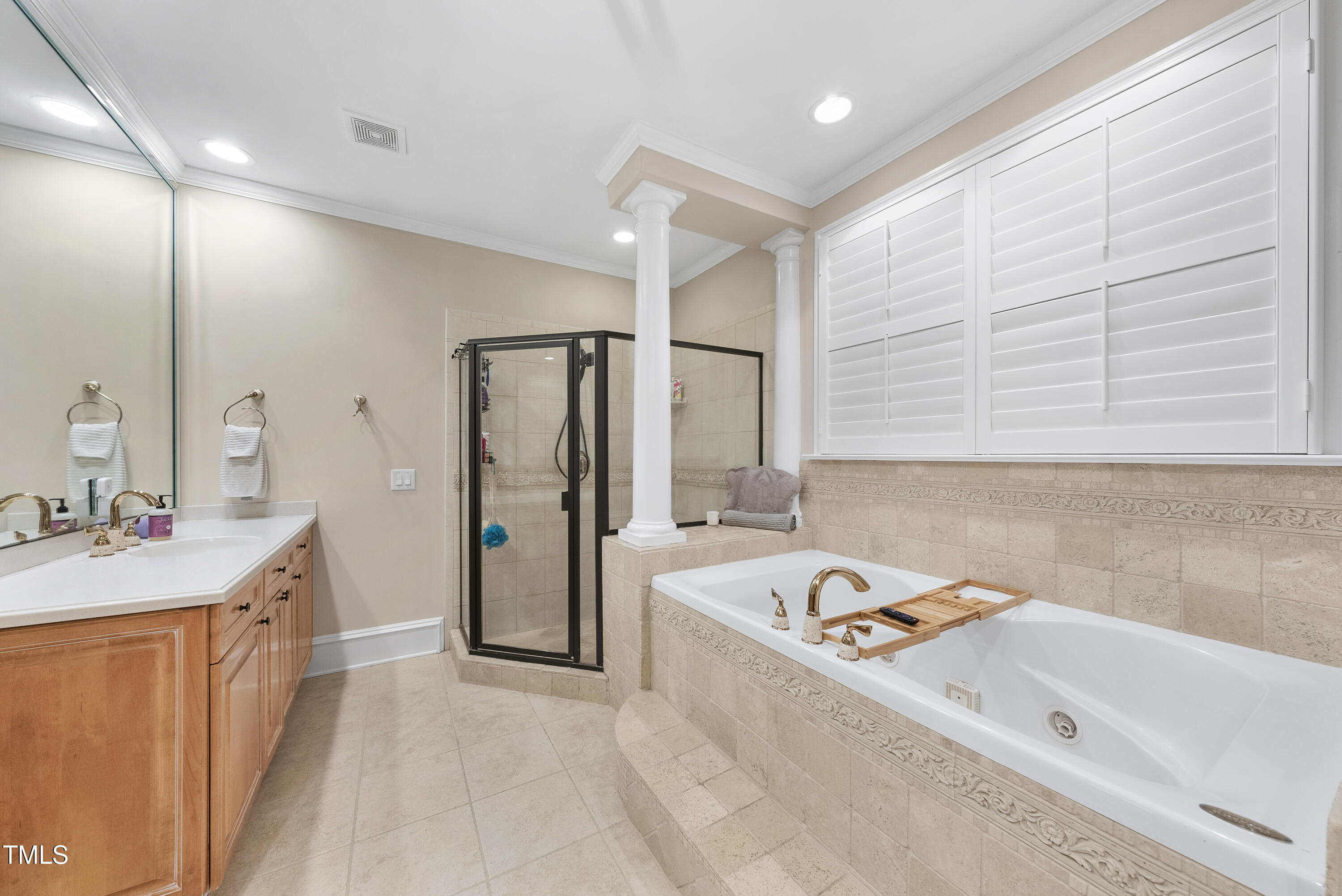 1300 Heritage Club Avenue Property Photo 45