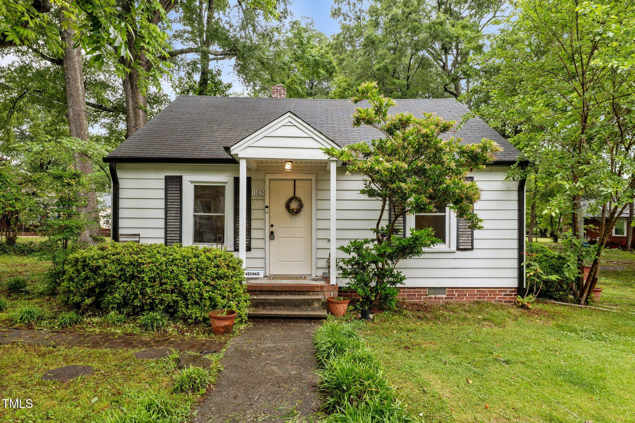1105 Hawthorne Lane Property Photo 1