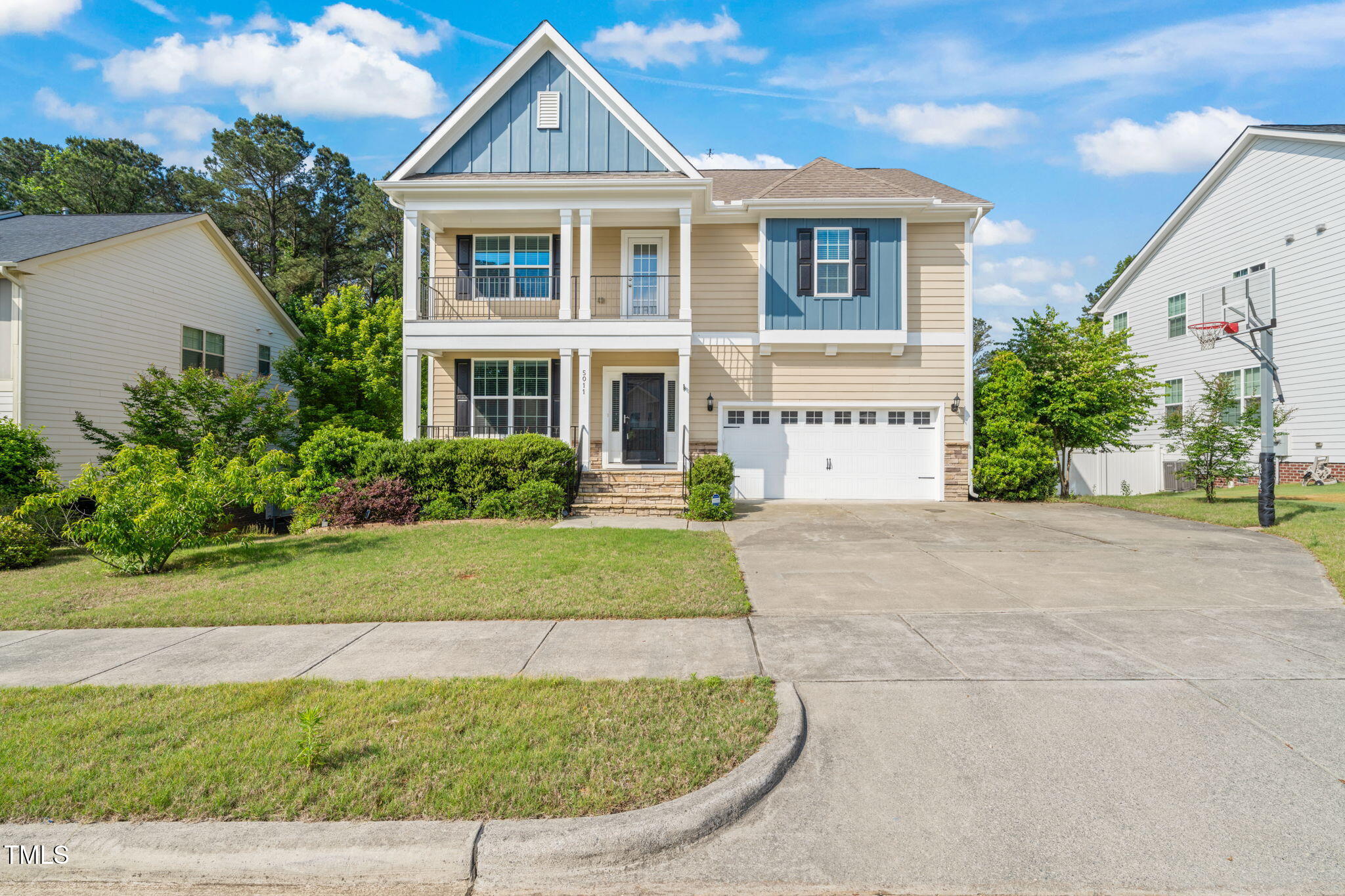 5011 Peachtree Town Lane Property Photo 1