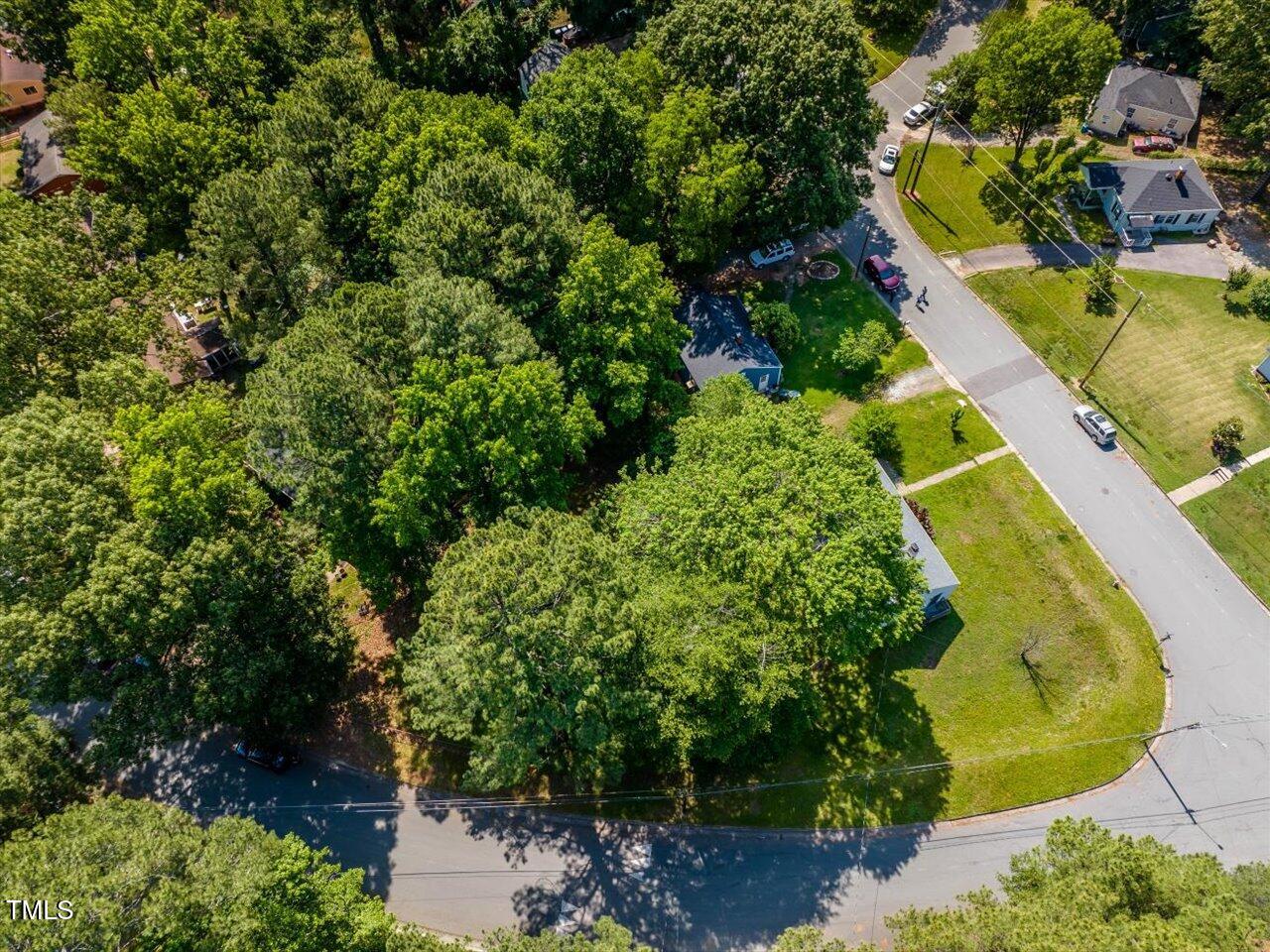 1614 Greenbriar Road Property Photo 2