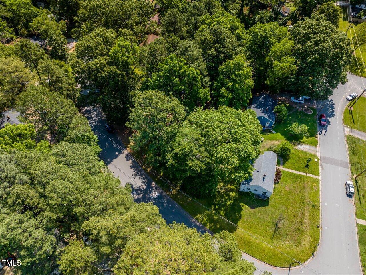 1614 Greenbriar Road Property Photo 3