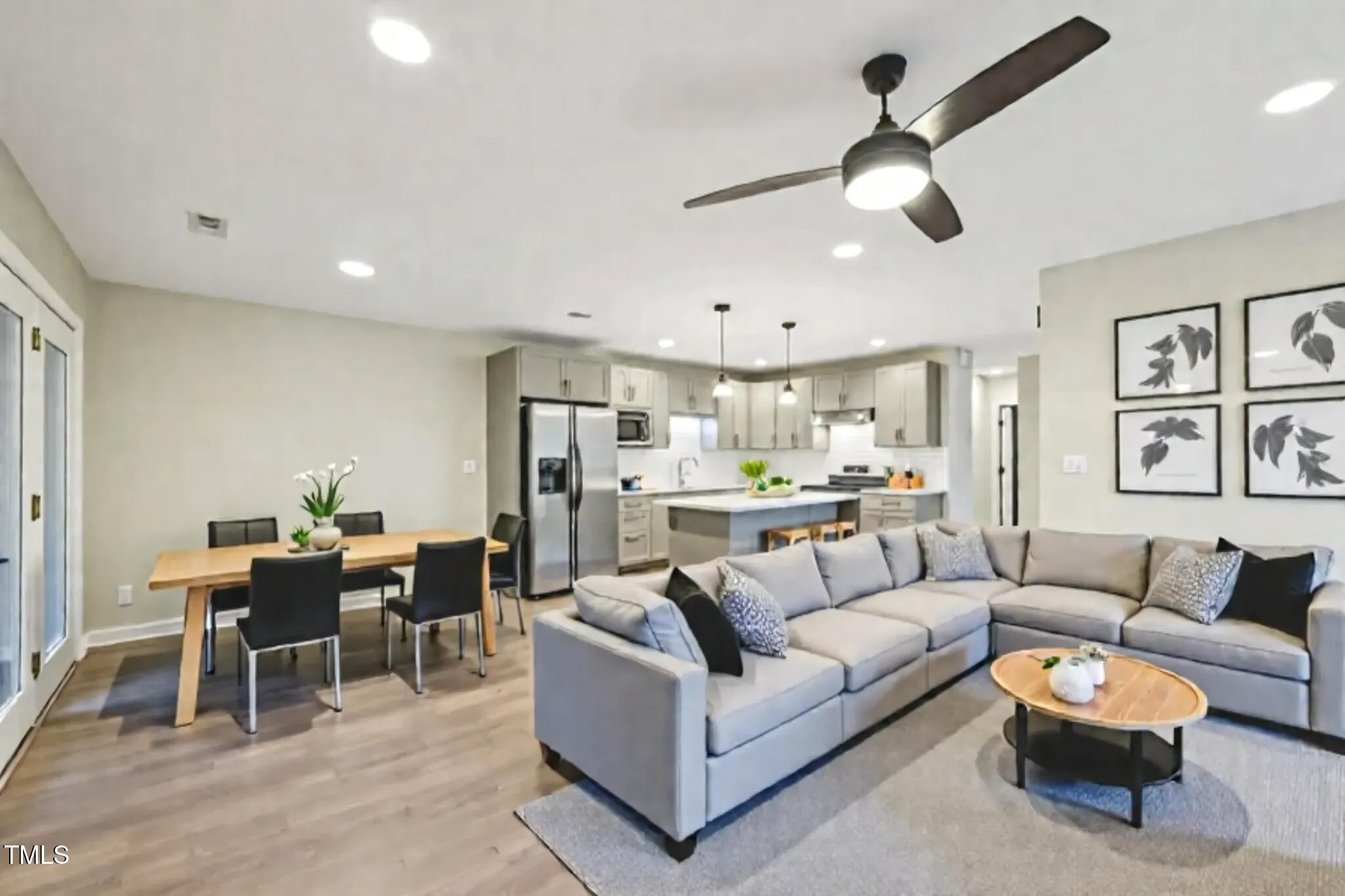 124 Twin Oaks Place Property Photo 4