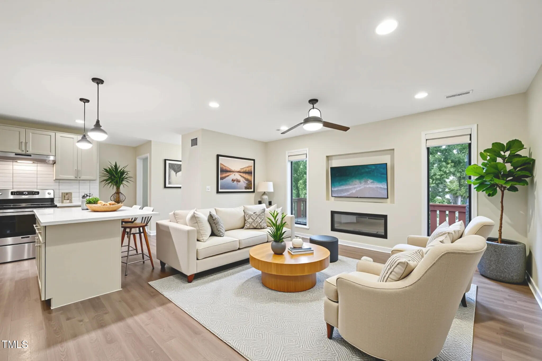 124 Twin Oaks Place Property Photo 5