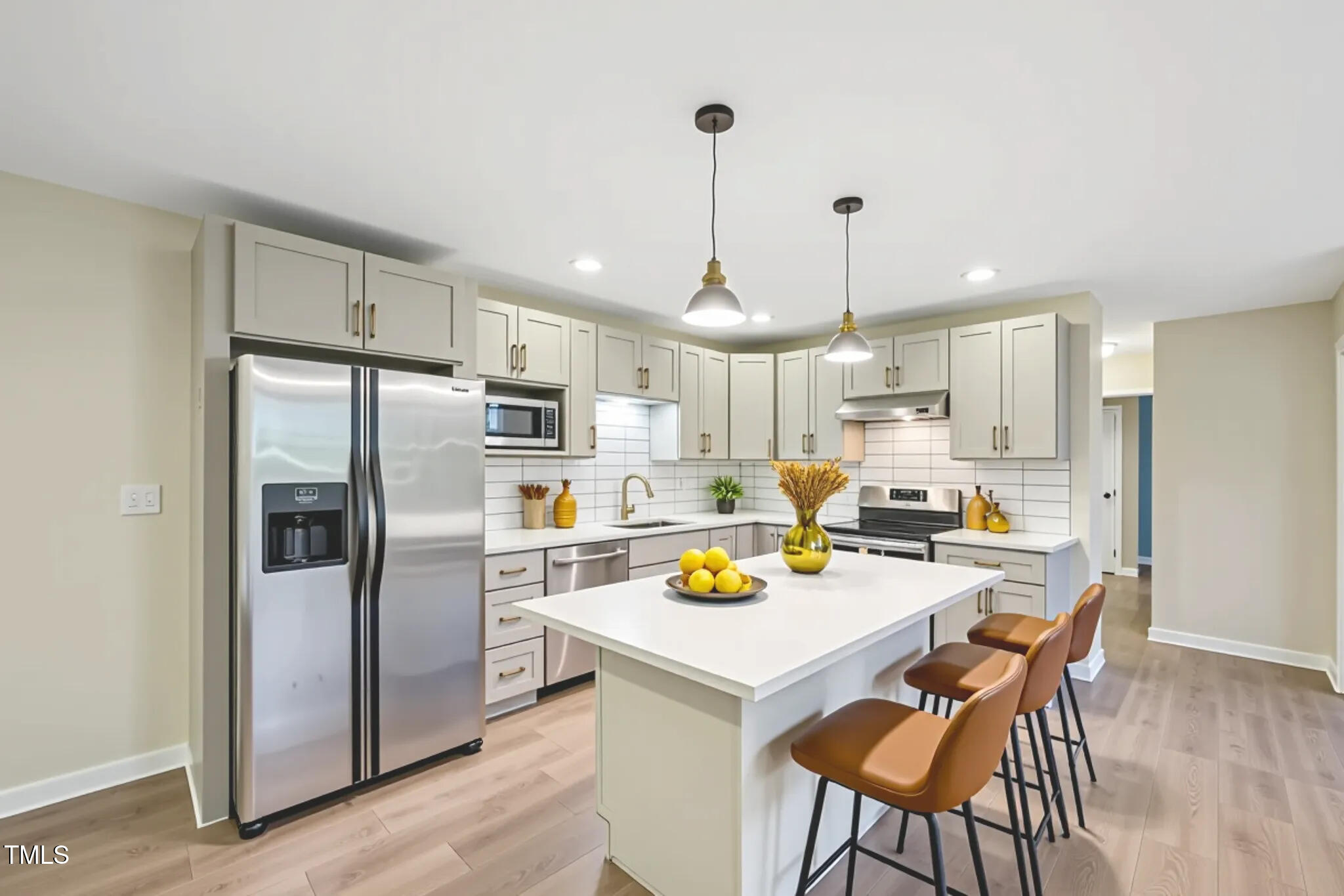 124 Twin Oaks Place Property Photo 7