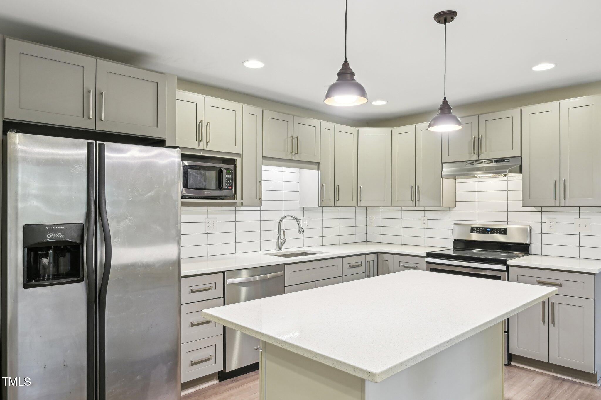 124 Twin Oaks Place Property Photo 8