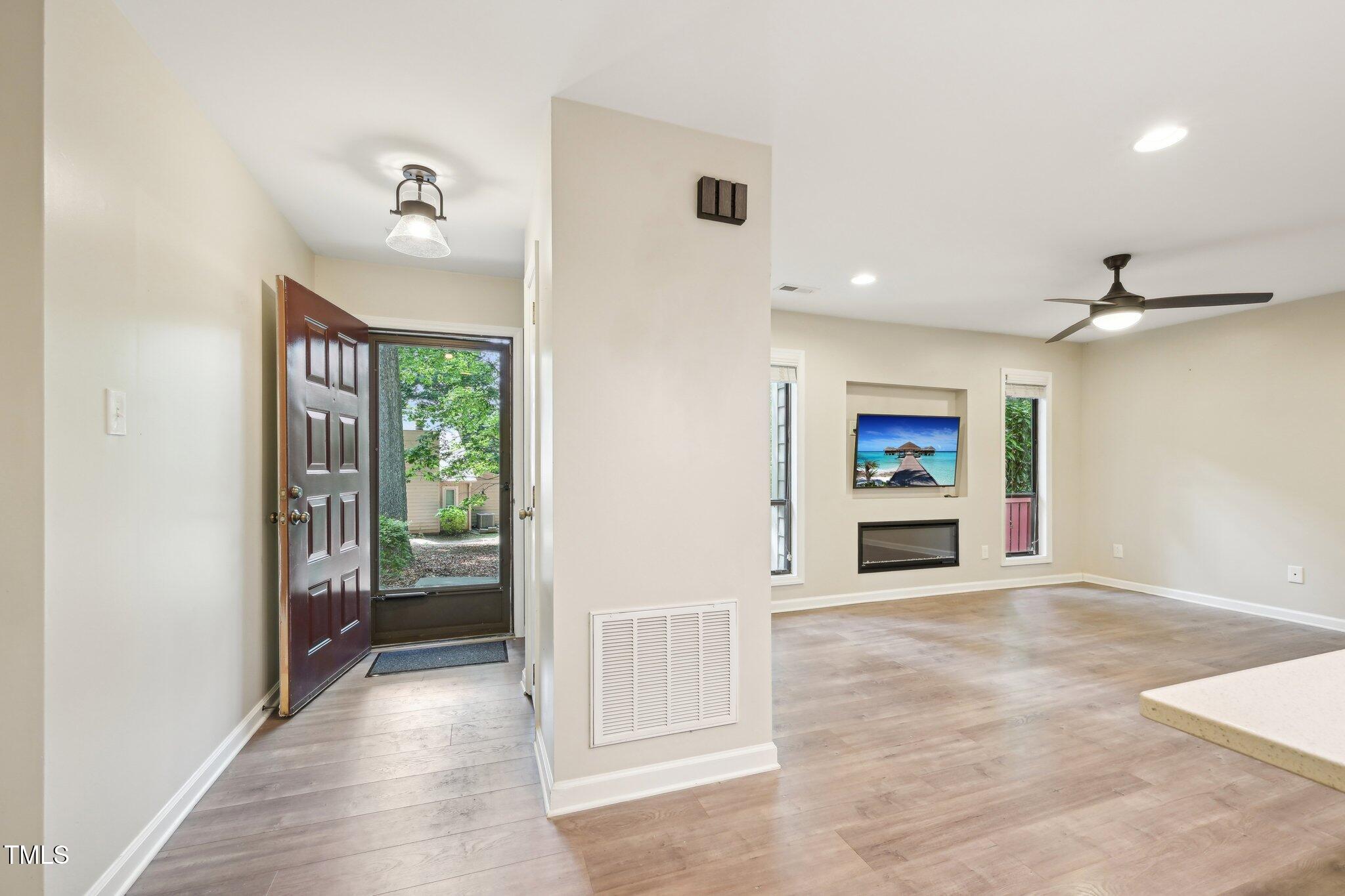 124 Twin Oaks Place Property Photo 14