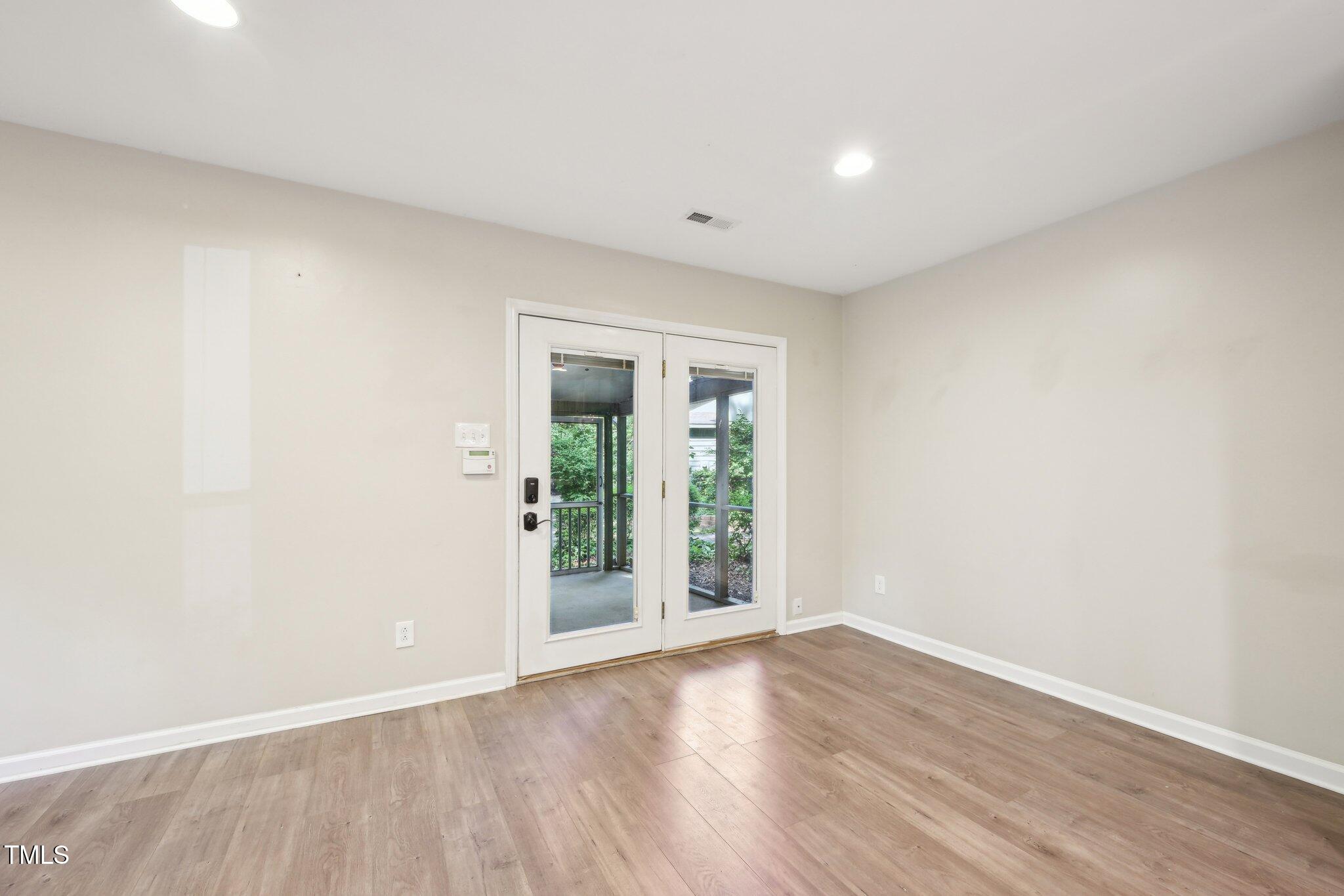 124 Twin Oaks Place Property Photo 18