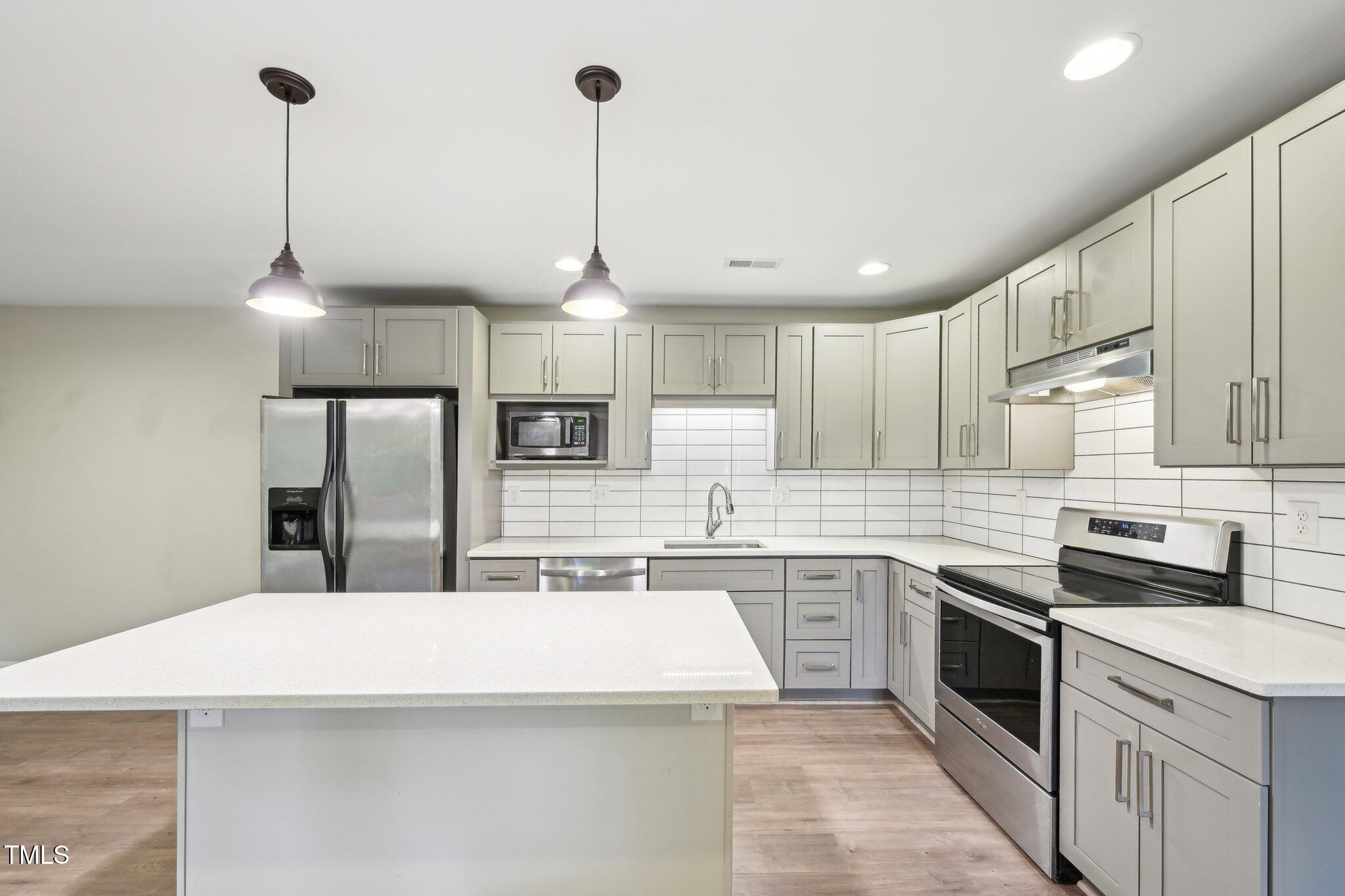 124 Twin Oaks Place Property Photo 22