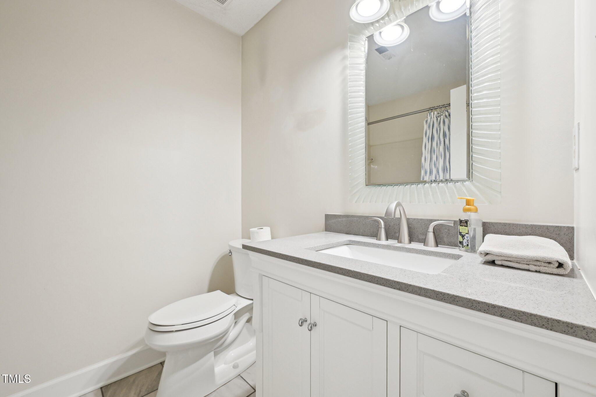 124 Twin Oaks Place Property Photo 28