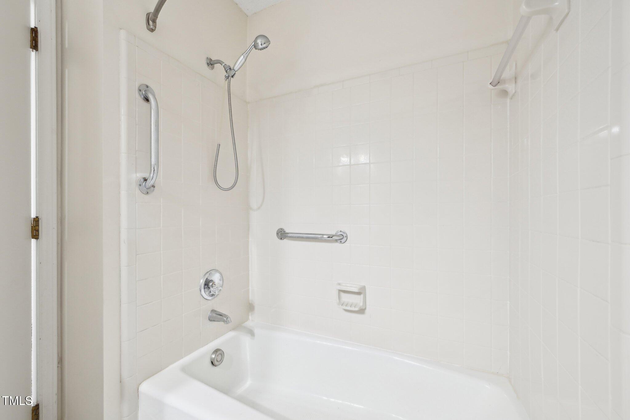 124 Twin Oaks Place Property Photo 29