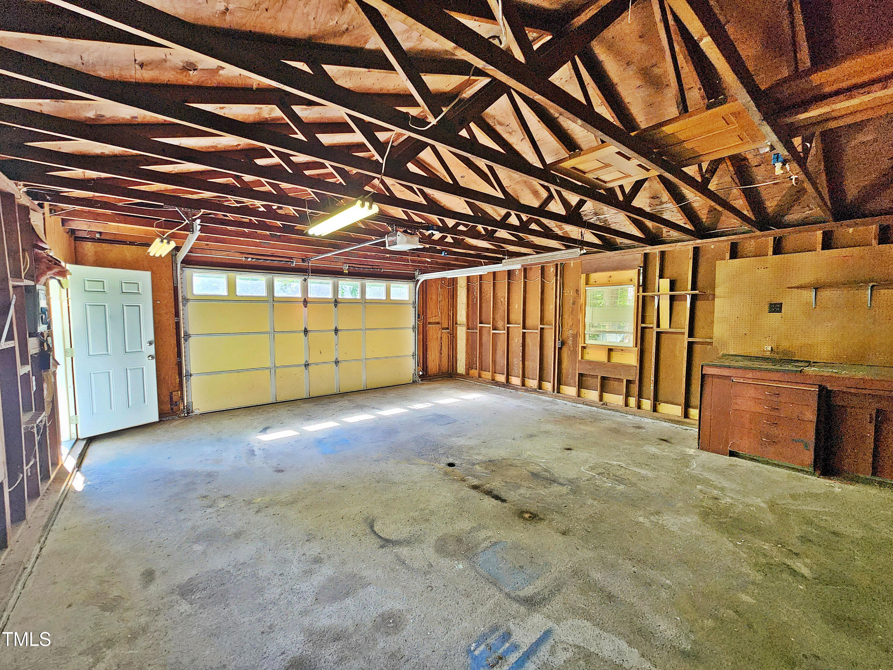 5614 Skyline Drive Property Photo 7