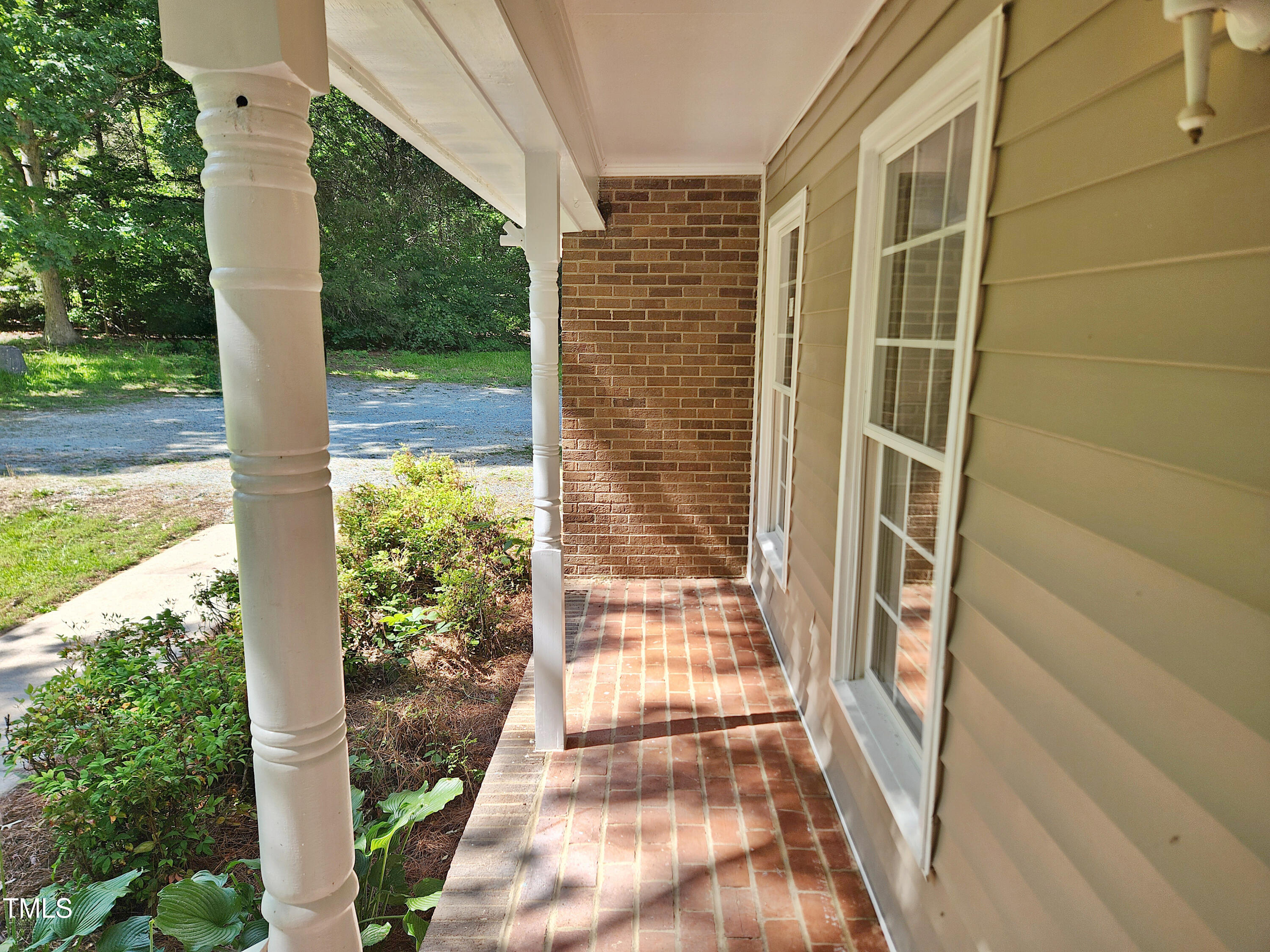 5614 Skyline Drive Property Photo 9