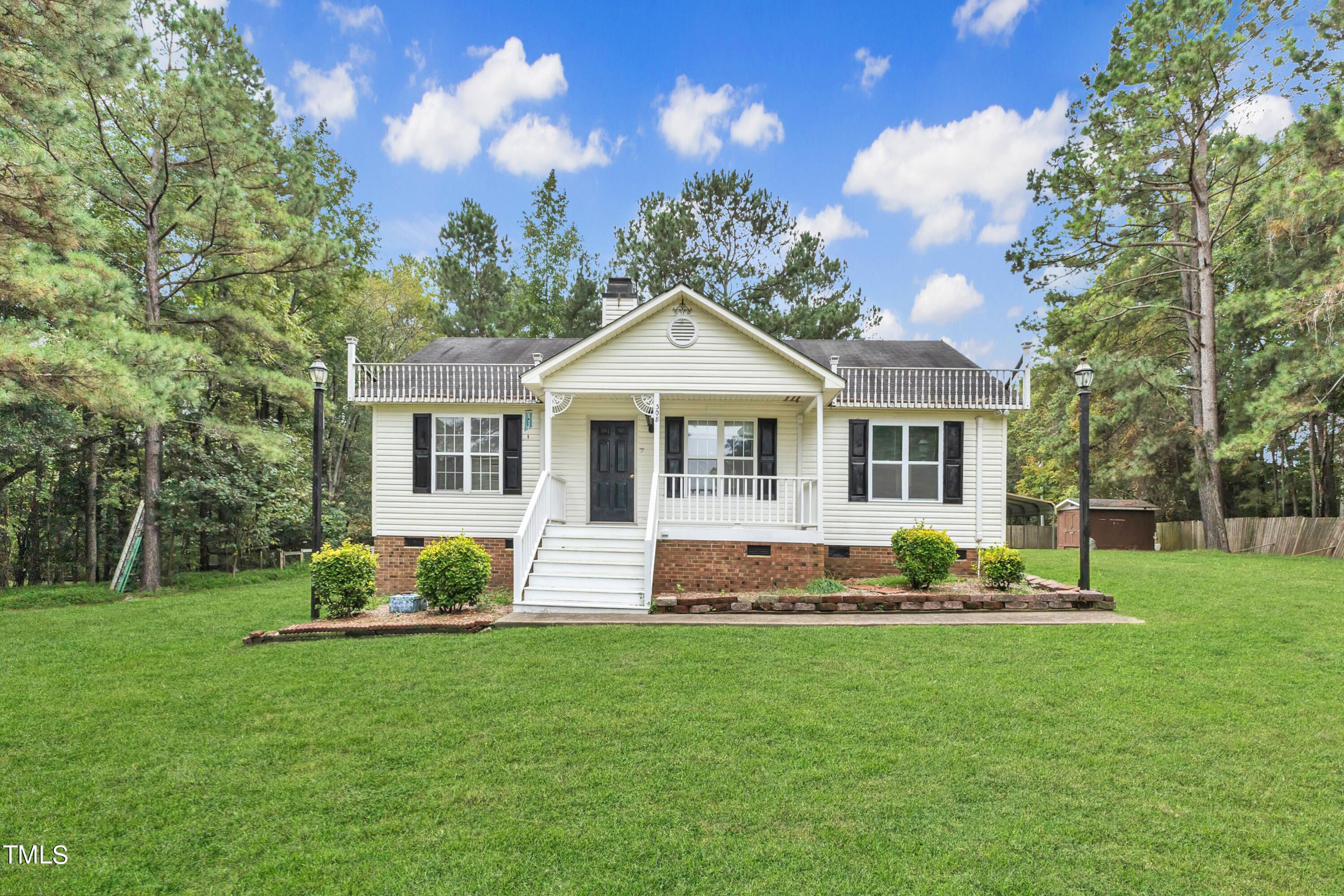 308 Deep Creek Drive Property Photo 1