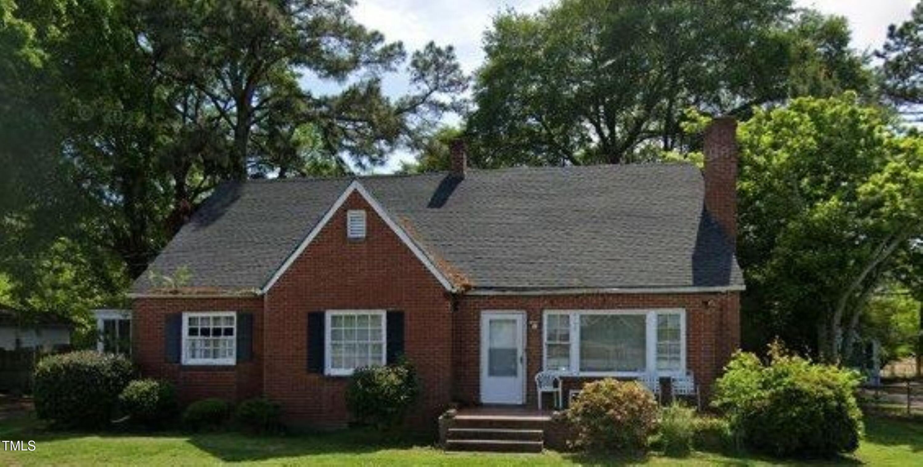 6754 E Main Street Property Photo 1