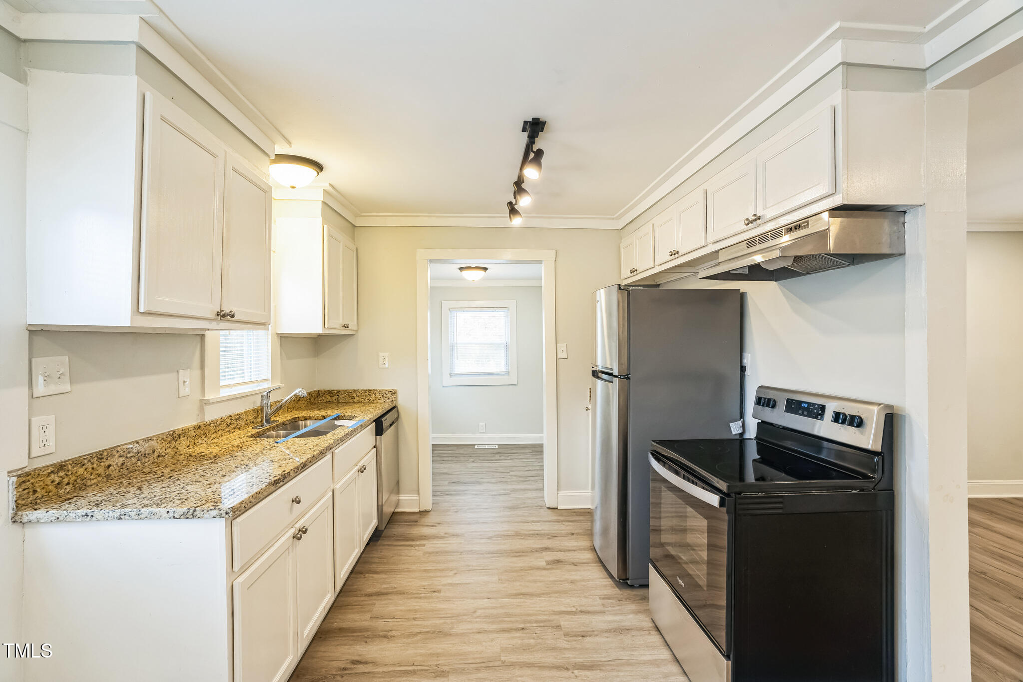 2400 Dorety Place Property Photo 6