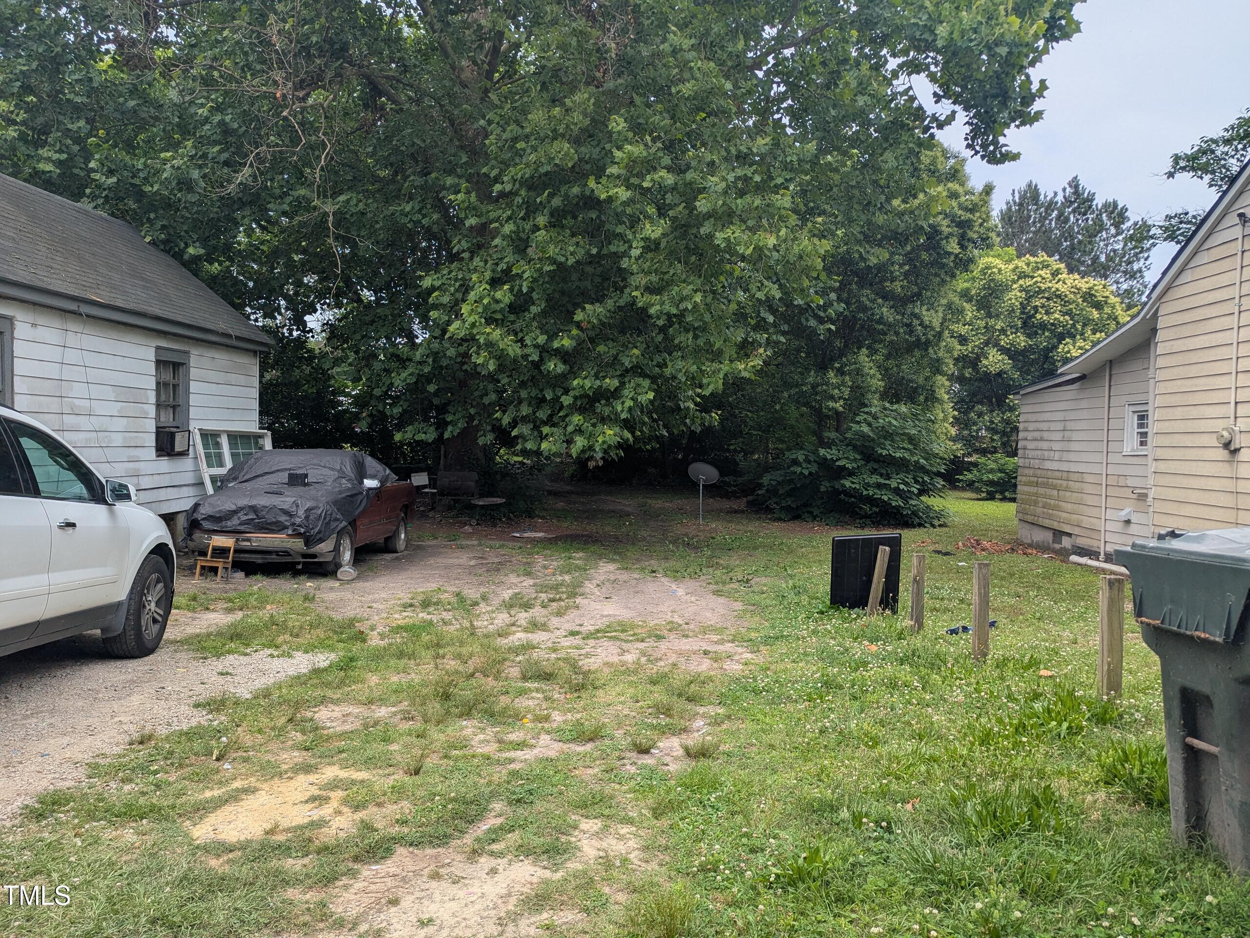 704 Vance Street E Property Photo 1