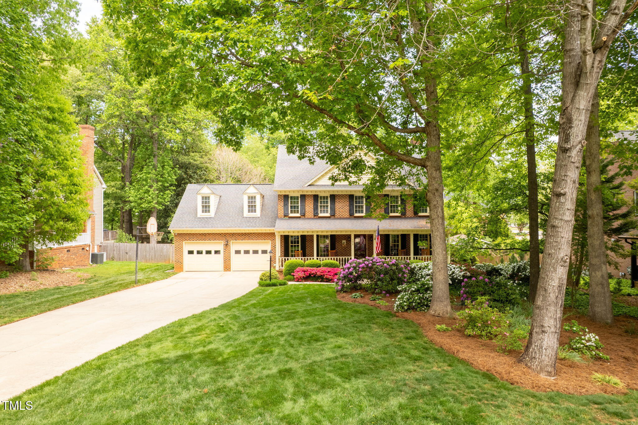 102 Pin Oak Court Property Photo 1