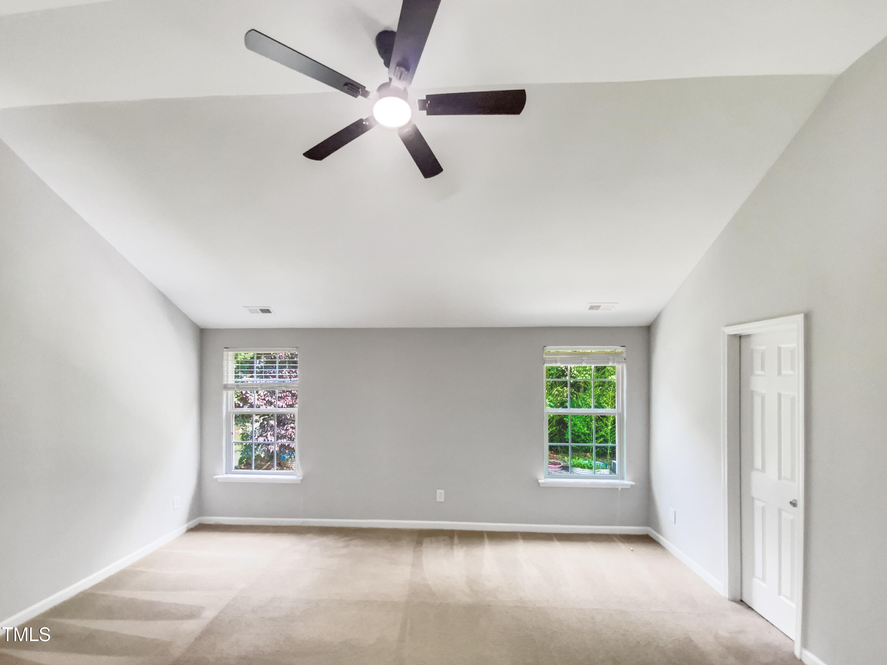 735 Sycamore Springs Drive Property Photo 5