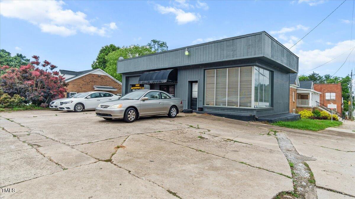 201 S Main Street Property Photo 1