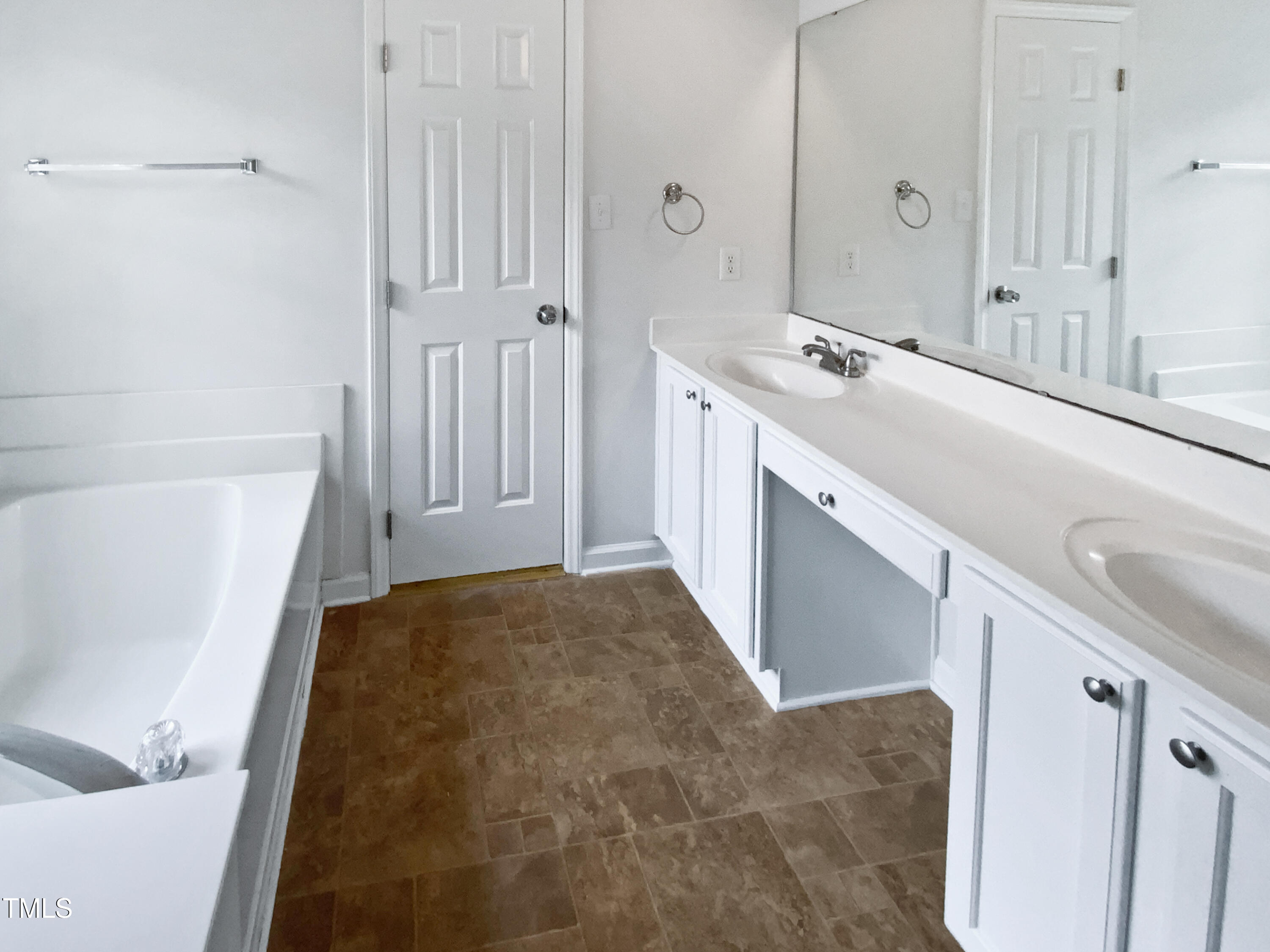 120 Point Harbor Drive Property Photo 7