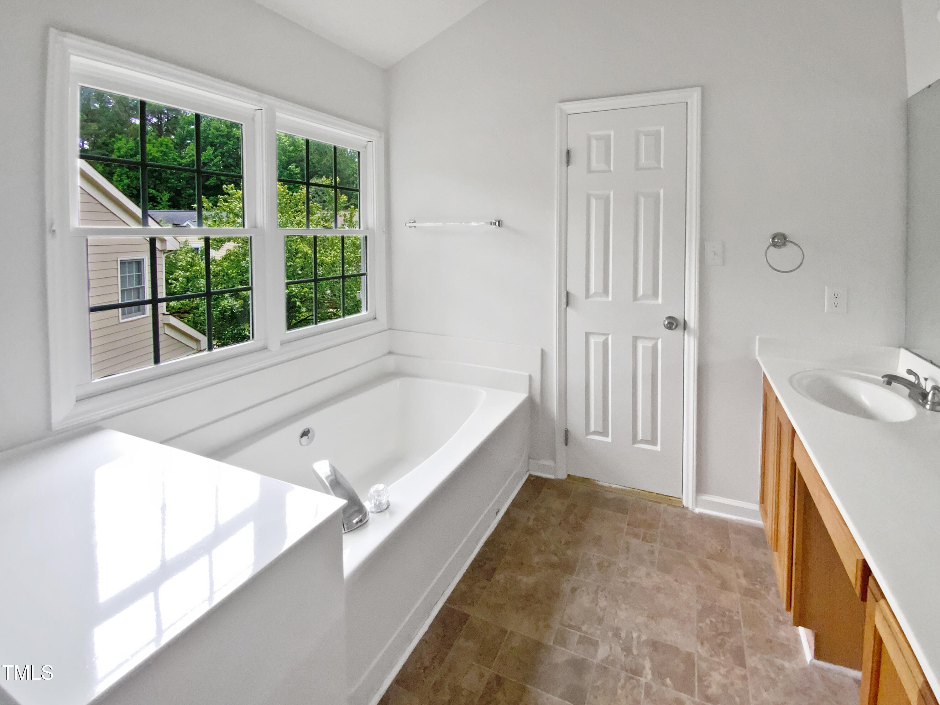 120 Point Harbor Drive Property Photo 16