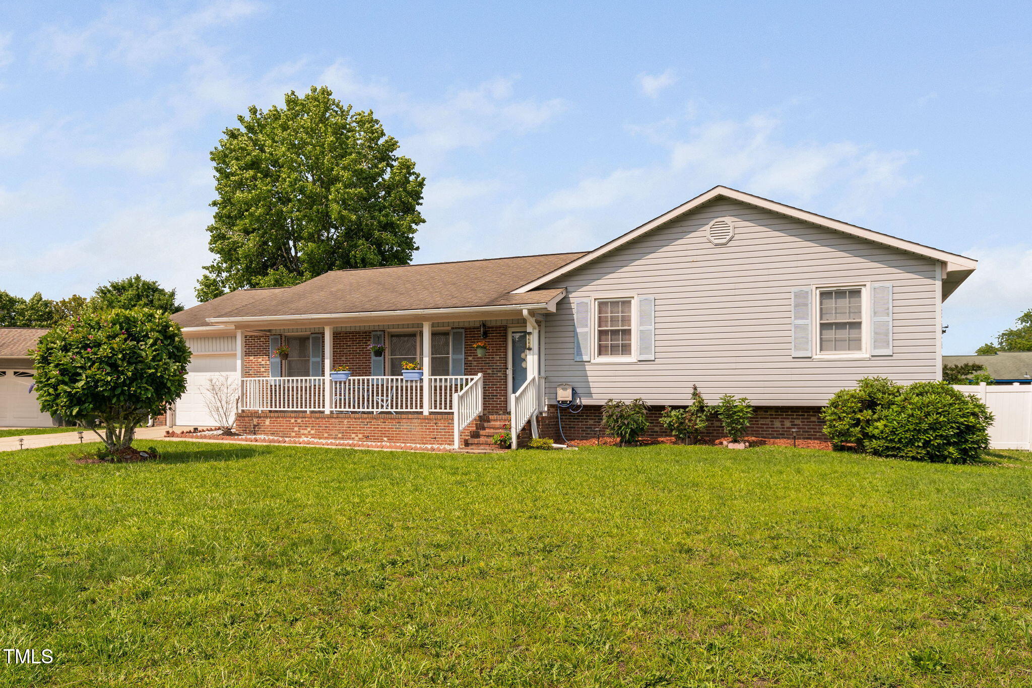 1690 Montrose Drive Property Photo 1
