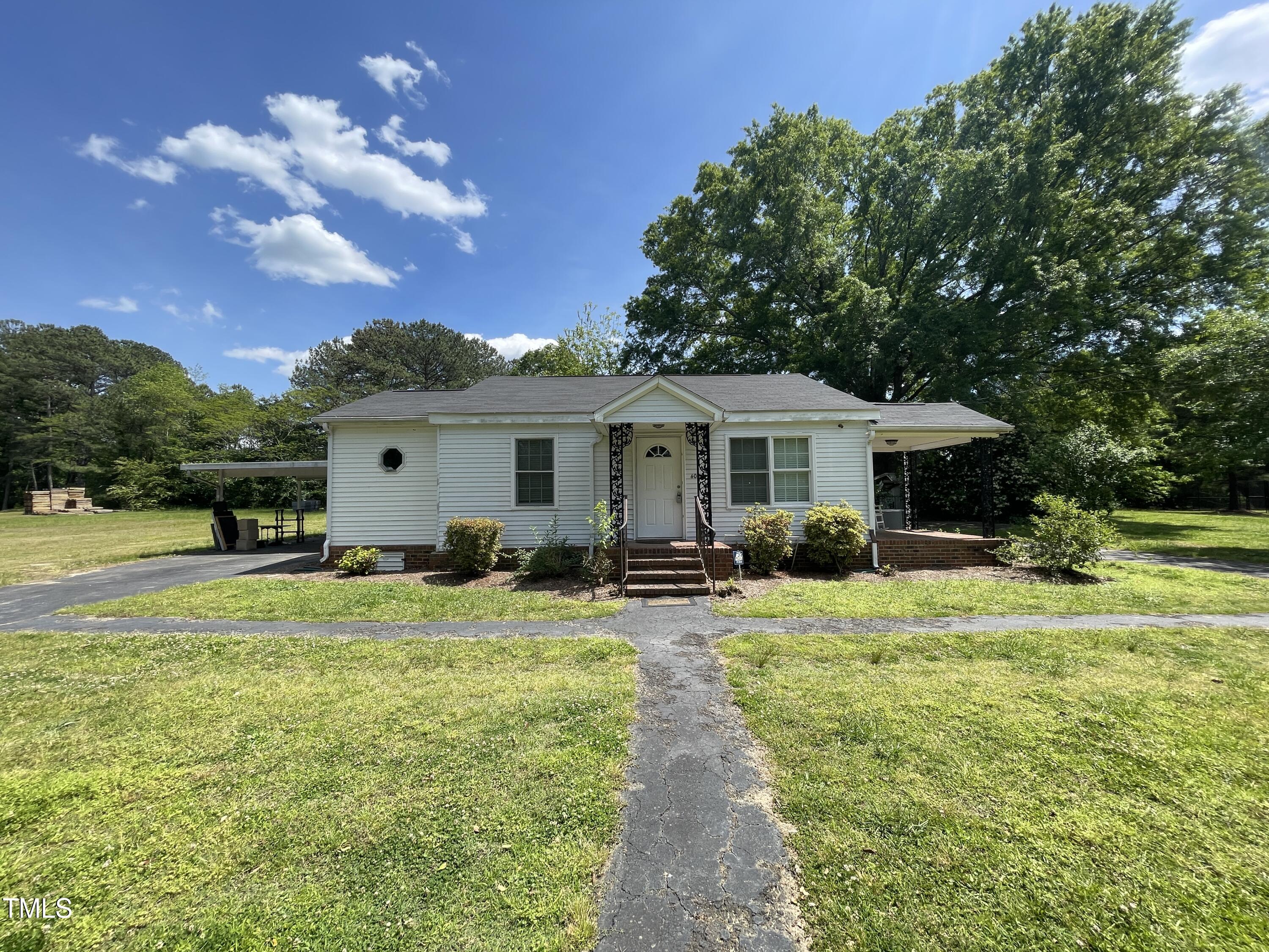 400 Field Street Property Photo 2
