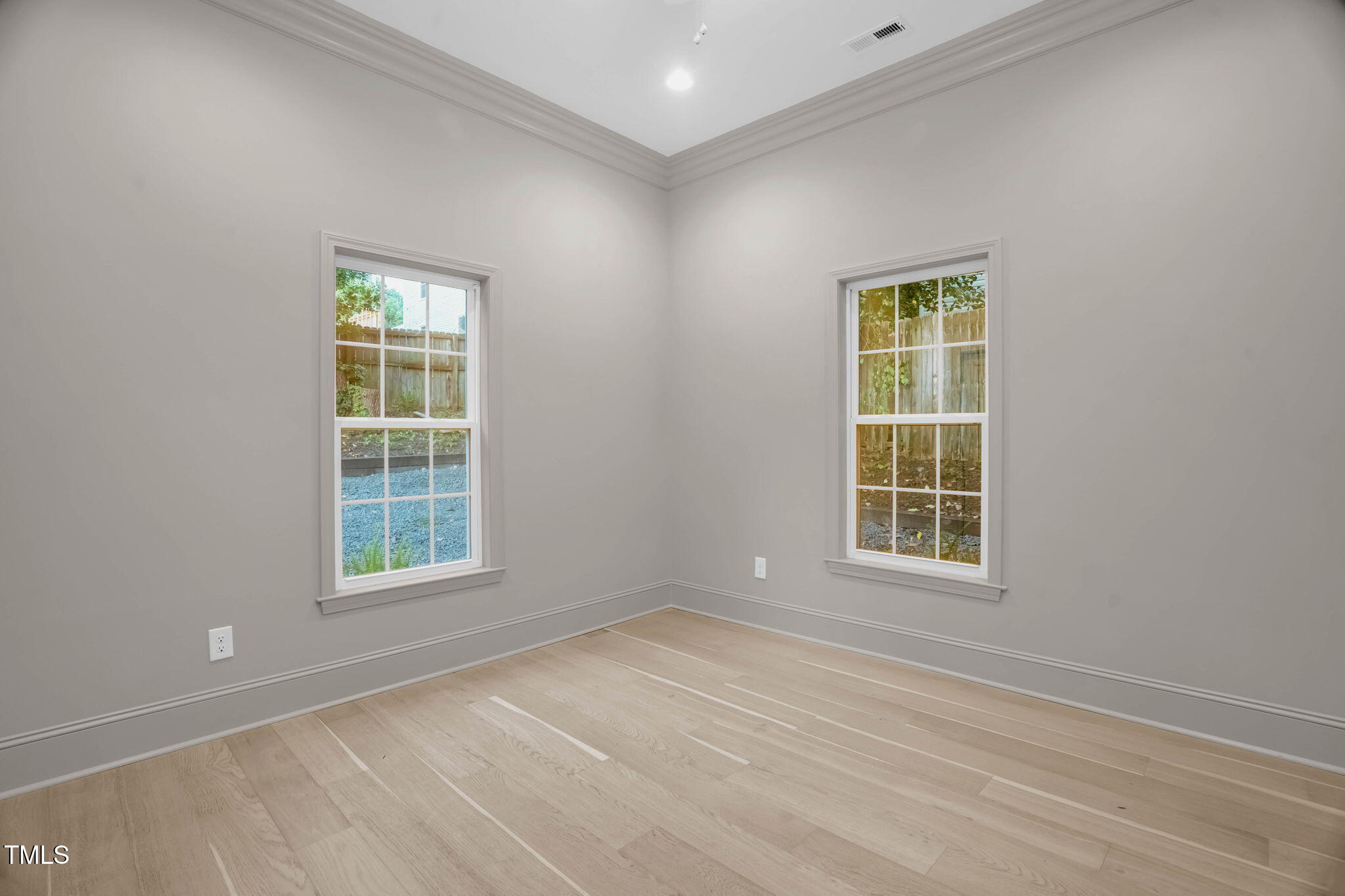 516 Ottawa Avenue Property Photo 24