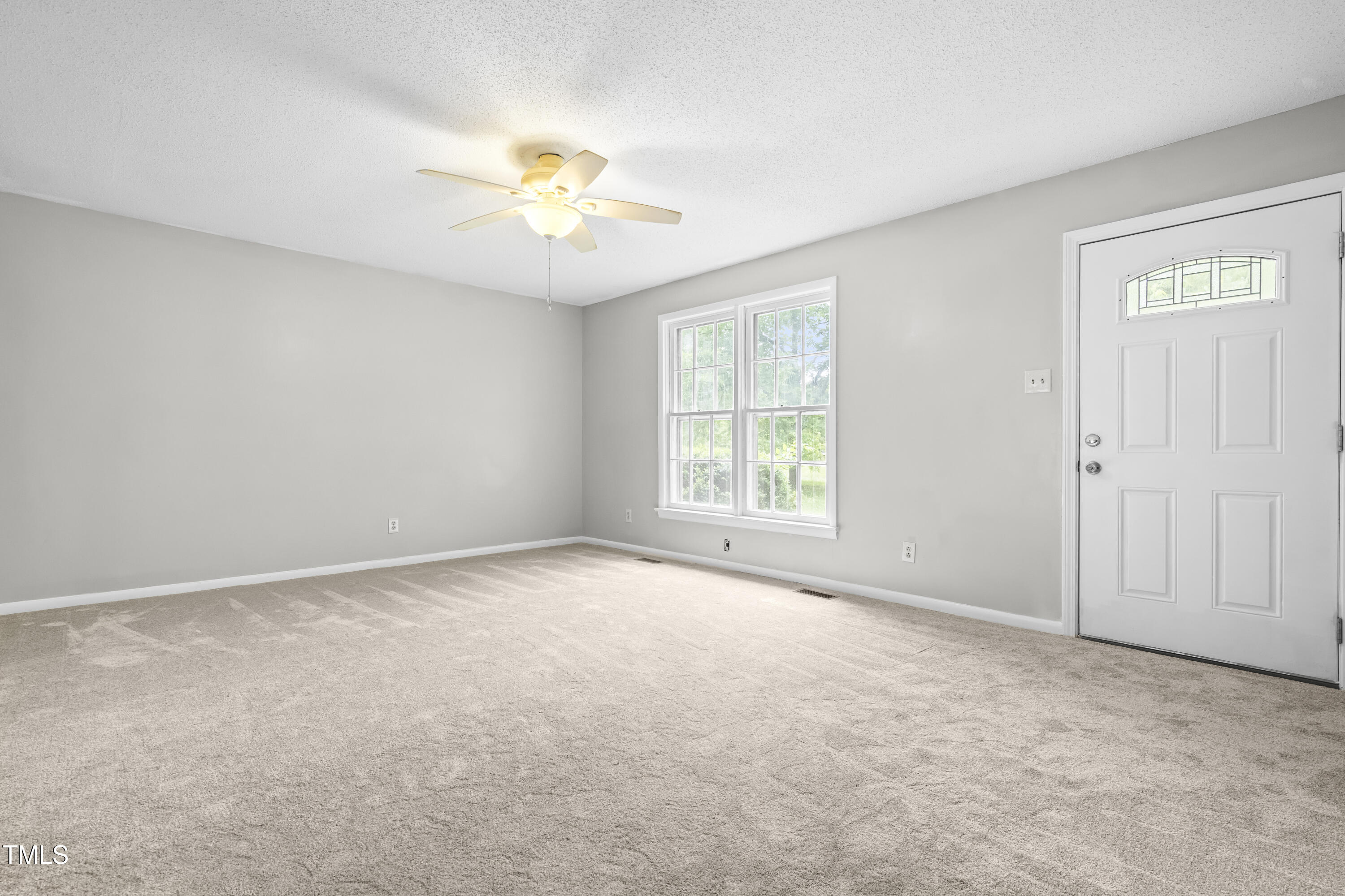 250 Dixon Road Property Photo 5